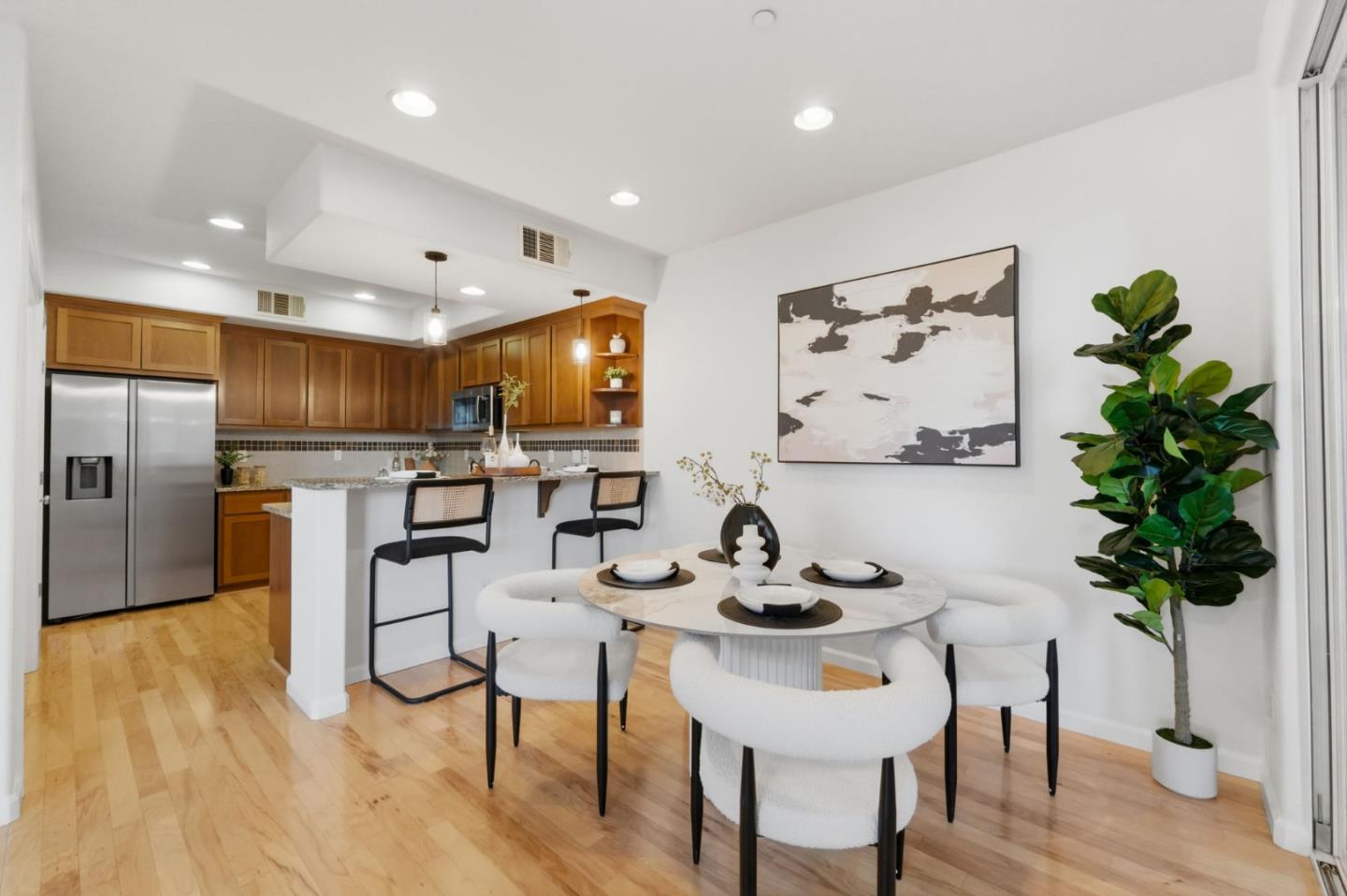 Detail Gallery Image 13 of 73 For 741 Modern Ice Dr, San Jose,  CA 95112 - 3 Beds | 2/1 Baths