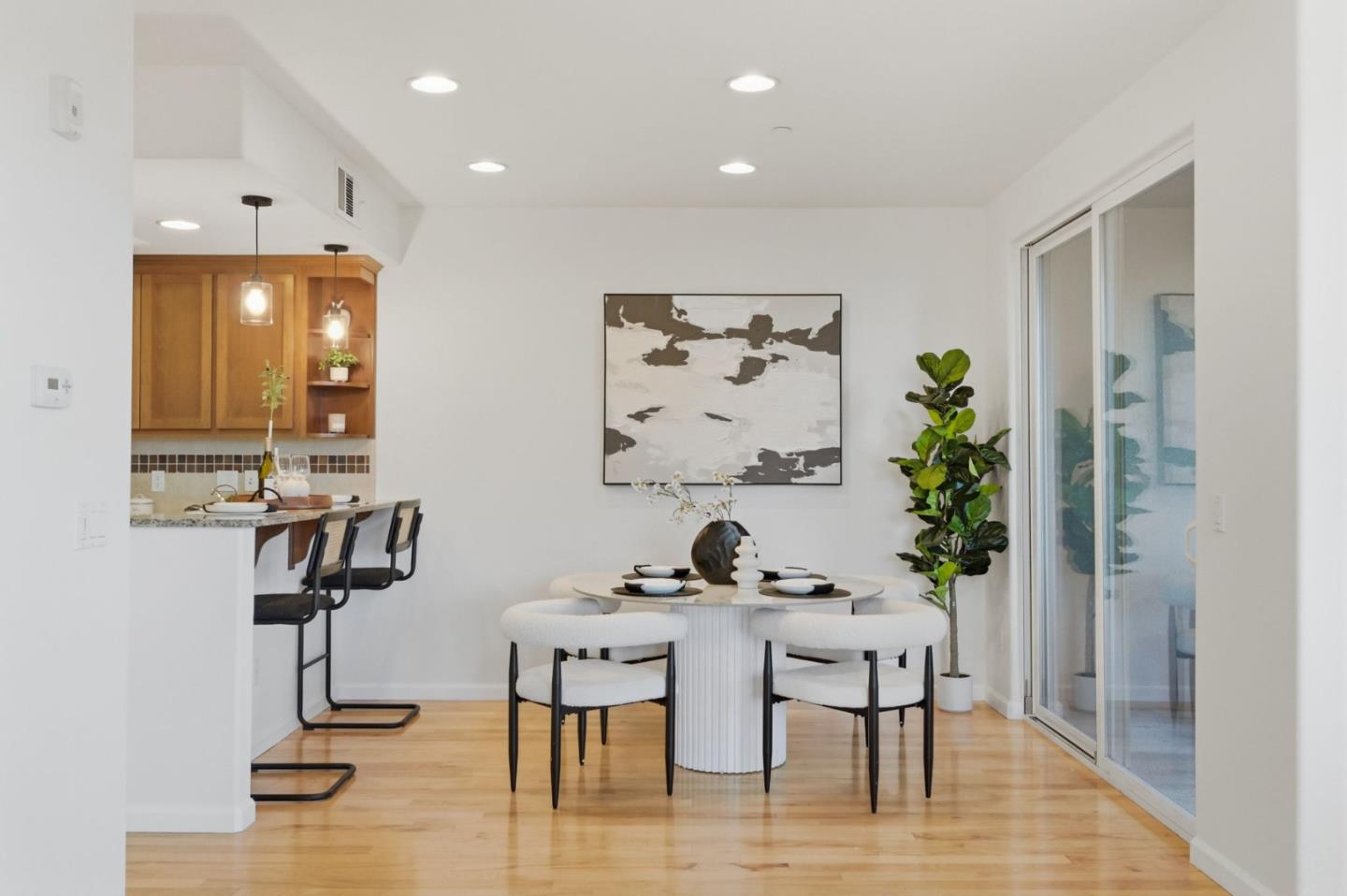 Detail Gallery Image 14 of 73 For 741 Modern Ice Dr, San Jose,  CA 95112 - 3 Beds | 2/1 Baths