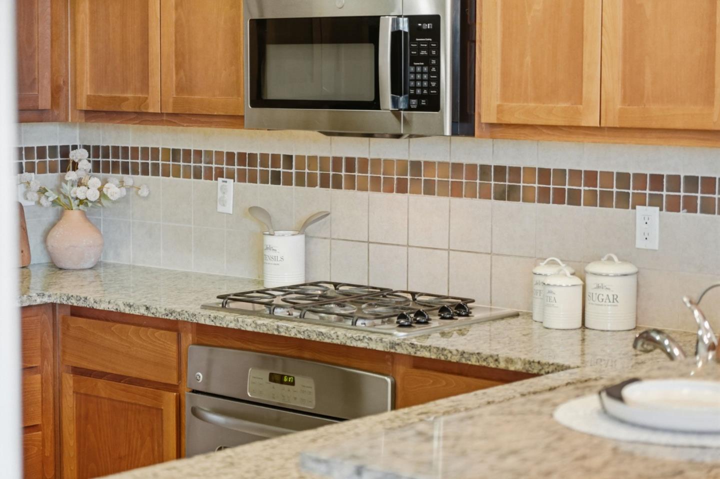 Detail Gallery Image 20 of 73 For 741 Modern Ice Dr, San Jose,  CA 95112 - 3 Beds | 2/1 Baths