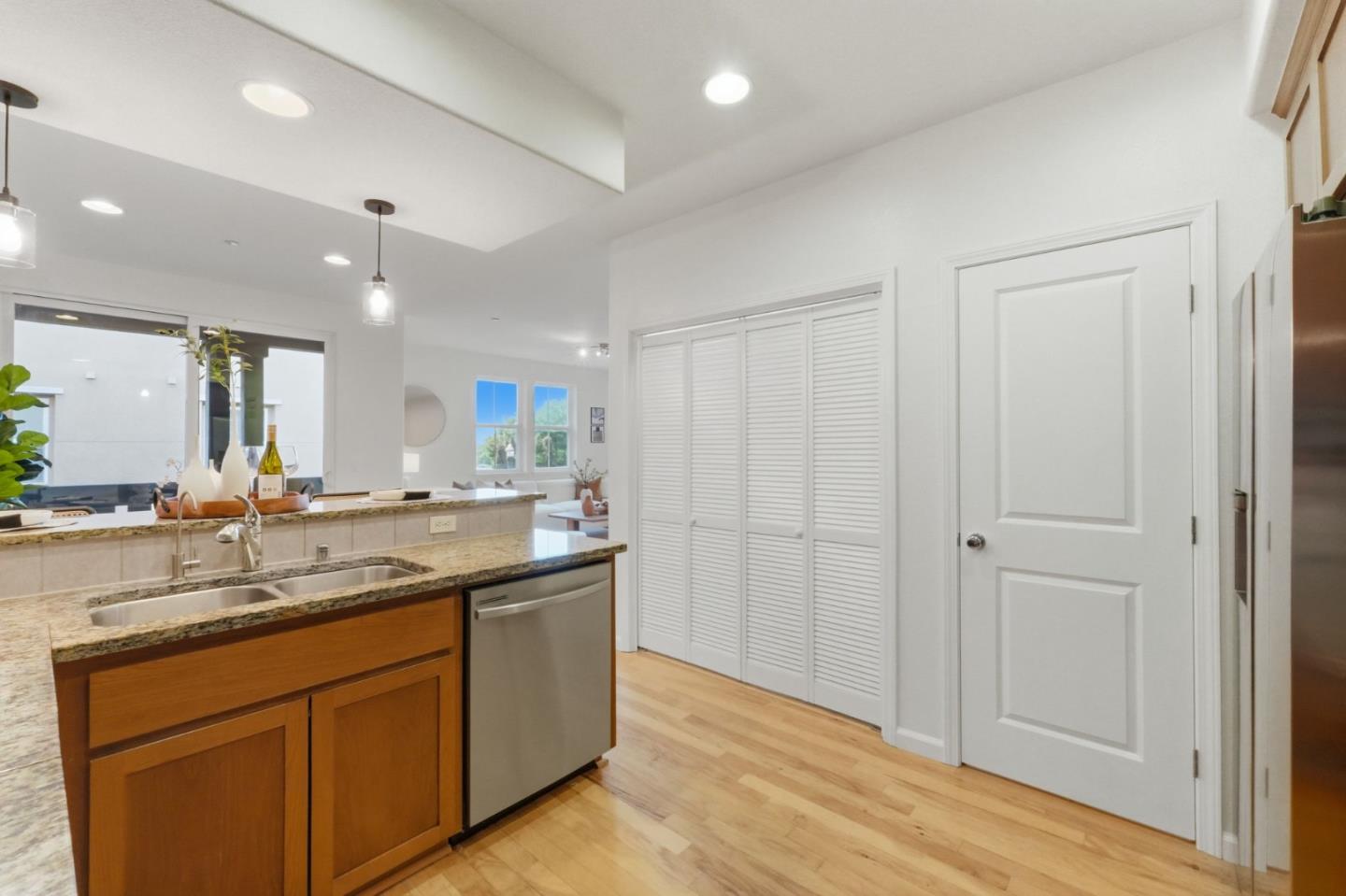 Detail Gallery Image 22 of 73 For 741 Modern Ice Dr, San Jose,  CA 95112 - 3 Beds | 2/1 Baths