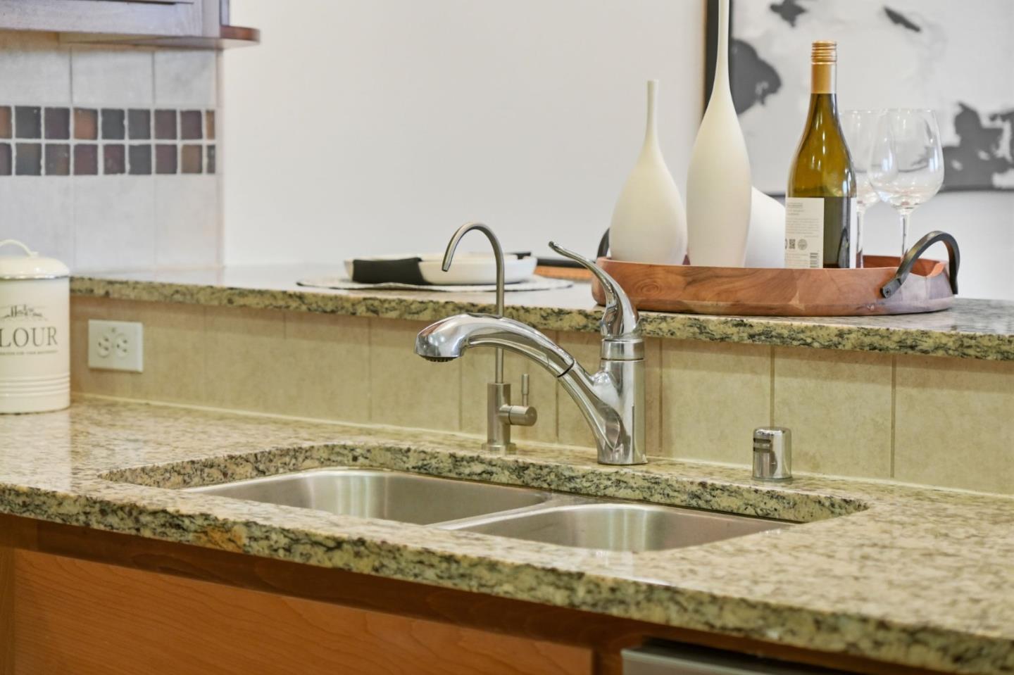 Detail Gallery Image 23 of 73 For 741 Modern Ice Dr, San Jose,  CA 95112 - 3 Beds | 2/1 Baths