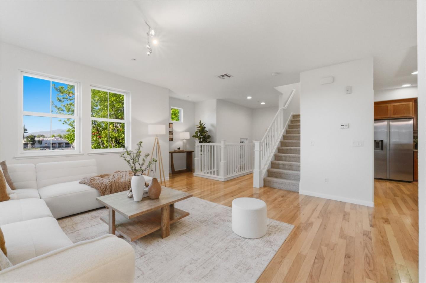 Detail Gallery Image 7 of 73 For 741 Modern Ice Dr, San Jose,  CA 95112 - 3 Beds | 2/1 Baths