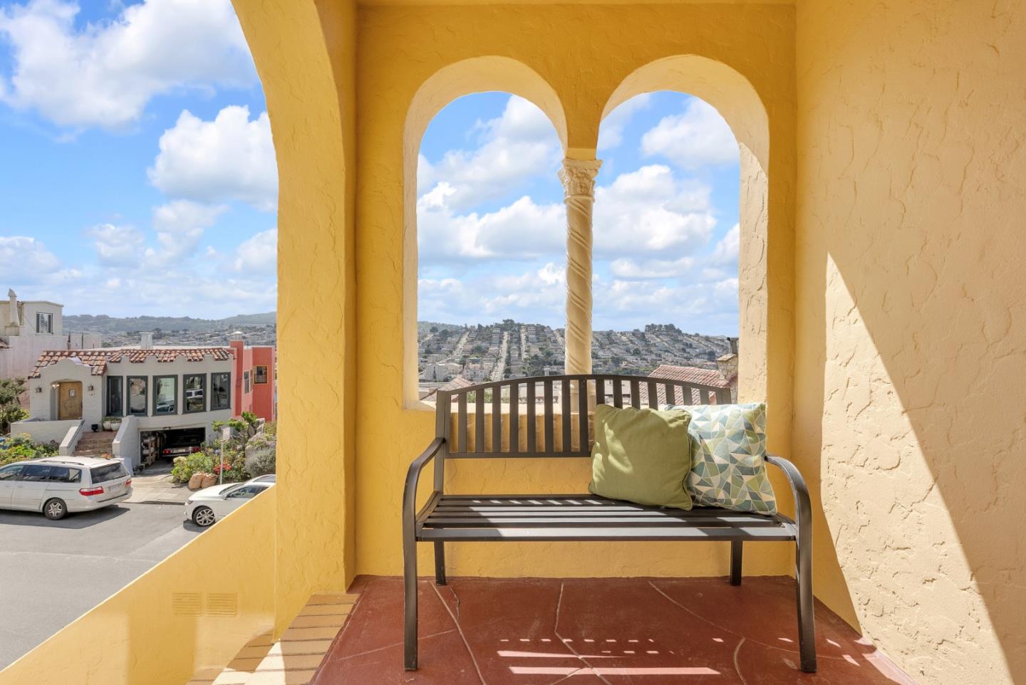 Detail Gallery Image 2 of 20 For 184 Kenwood Way, San Francisco,  CA 94127 - 3 Beds | 1 Baths