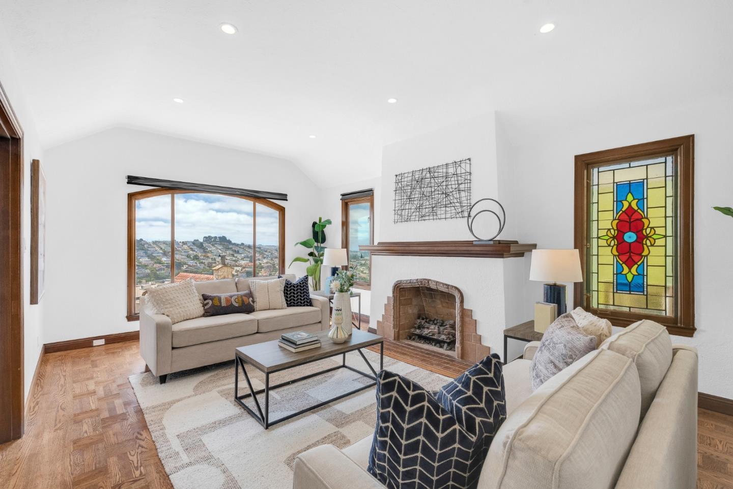 Detail Gallery Image 4 of 20 For 184 Kenwood Way, San Francisco,  CA 94127 - 3 Beds | 1 Baths