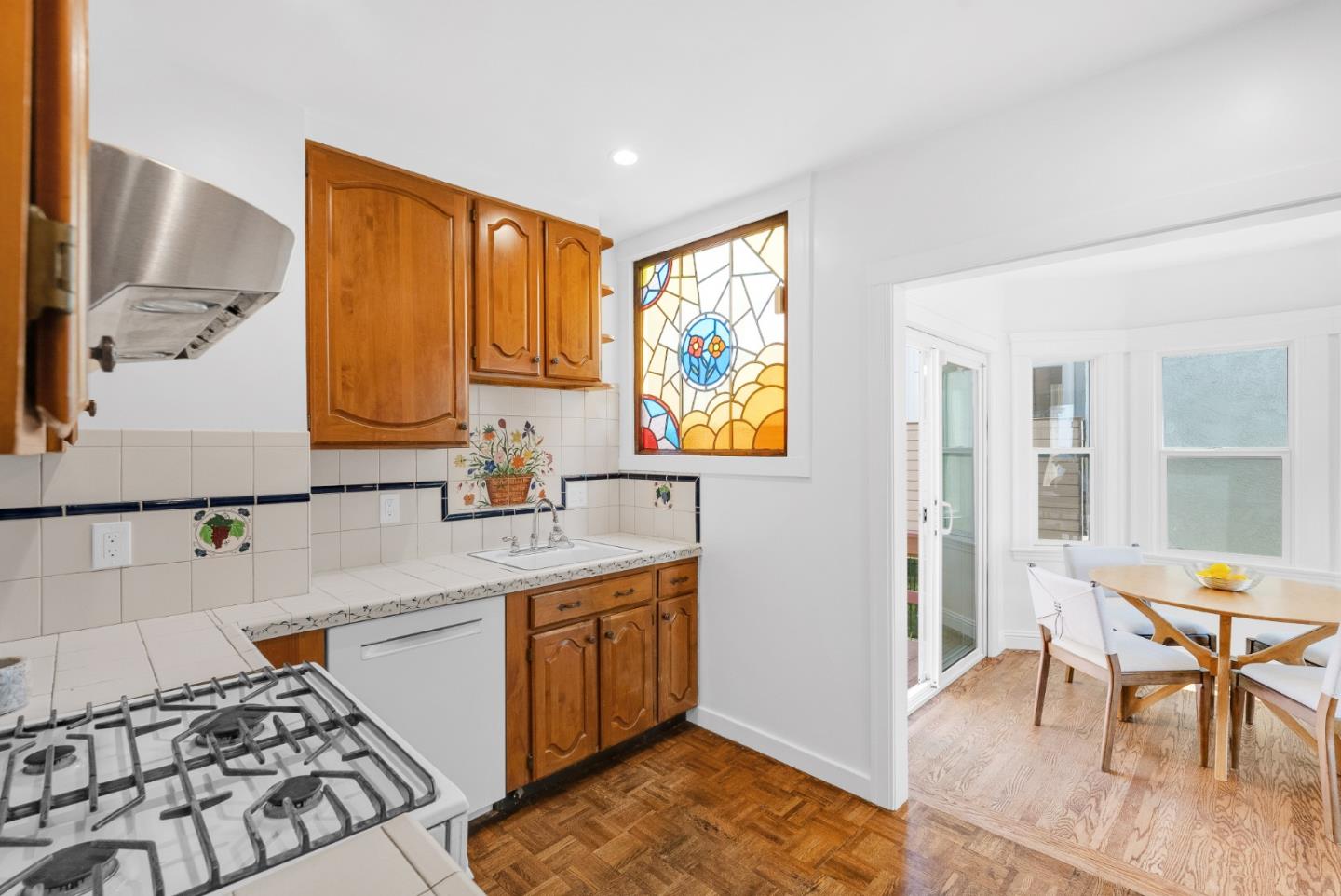 Detail Gallery Image 8 of 20 For 184 Kenwood Way, San Francisco,  CA 94127 - 3 Beds | 1 Baths