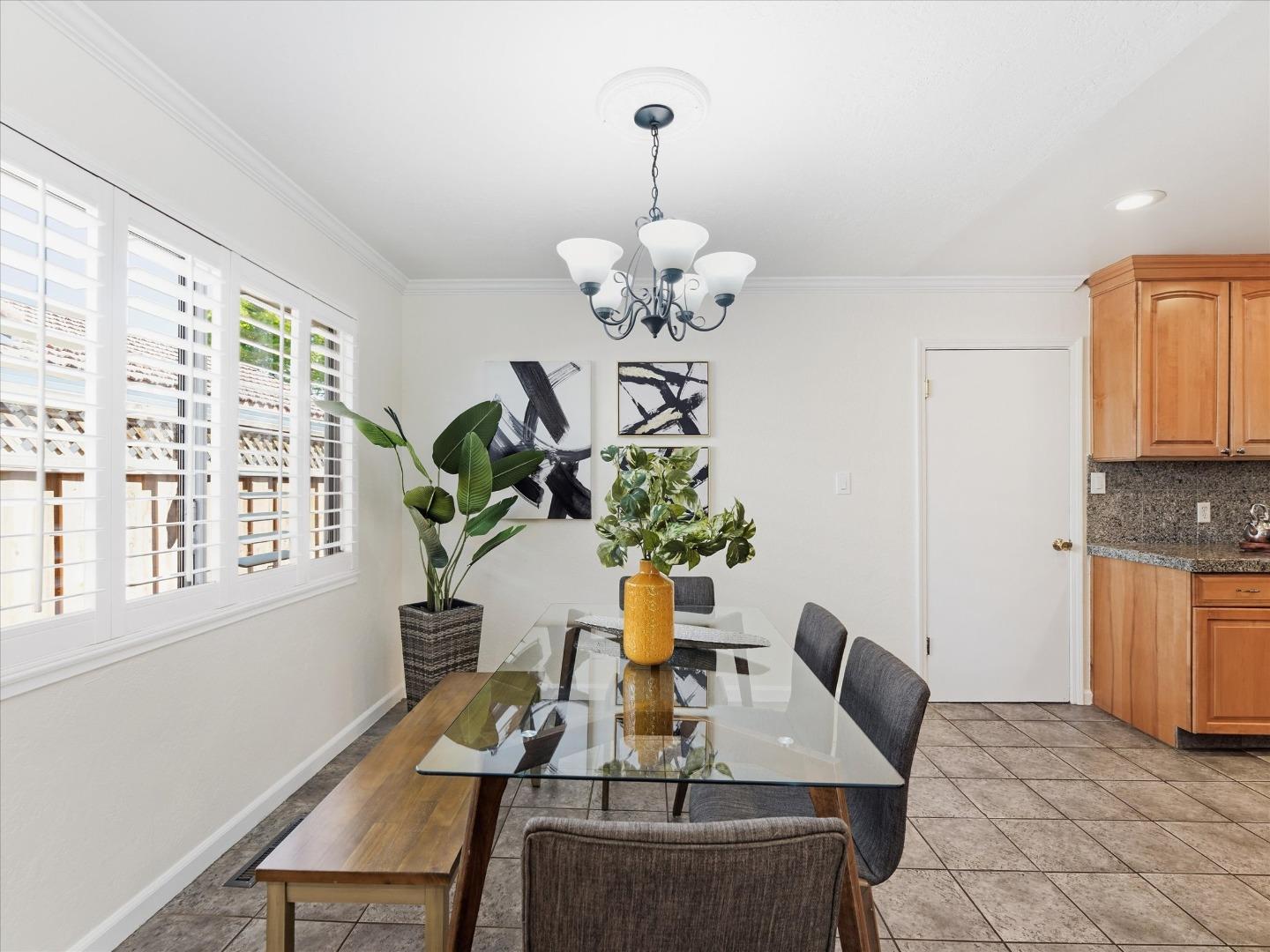 Detail Gallery Image 10 of 26 For 1253 Willo Mar Dr, San Jose,  CA 95118 - 3 Beds | 2 Baths