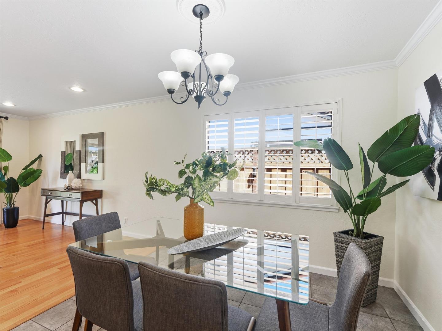 Detail Gallery Image 11 of 26 For 1253 Willo Mar Dr, San Jose,  CA 95118 - 3 Beds | 2 Baths