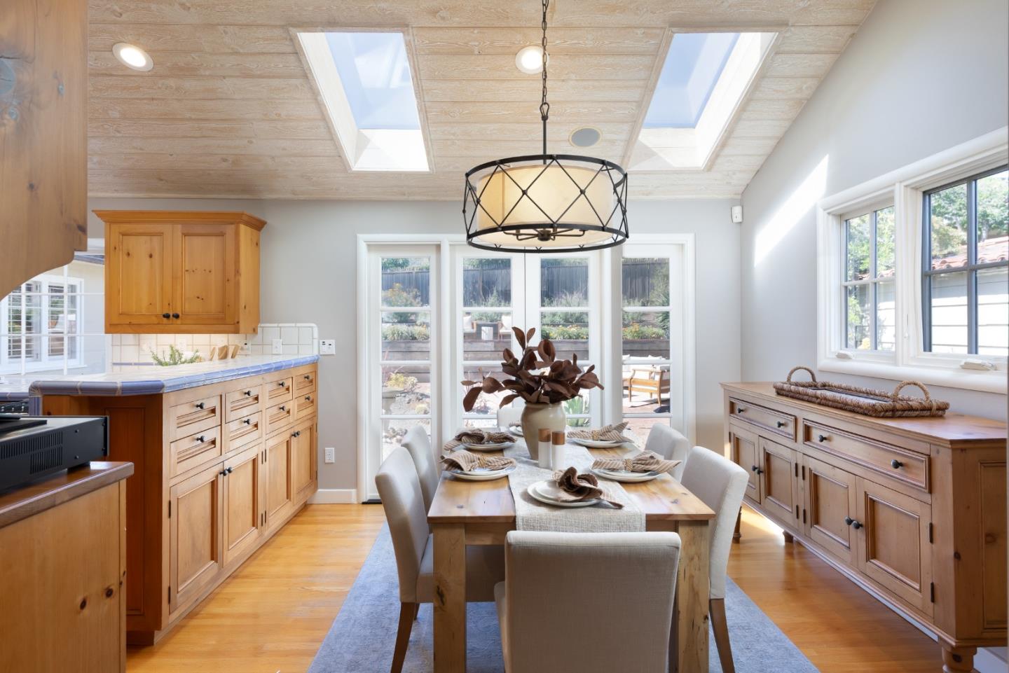 Detail Gallery Image 13 of 46 For 3017 Lasuen Dr, Carmel,  CA 93923 - 3 Beds | 2/1 Baths