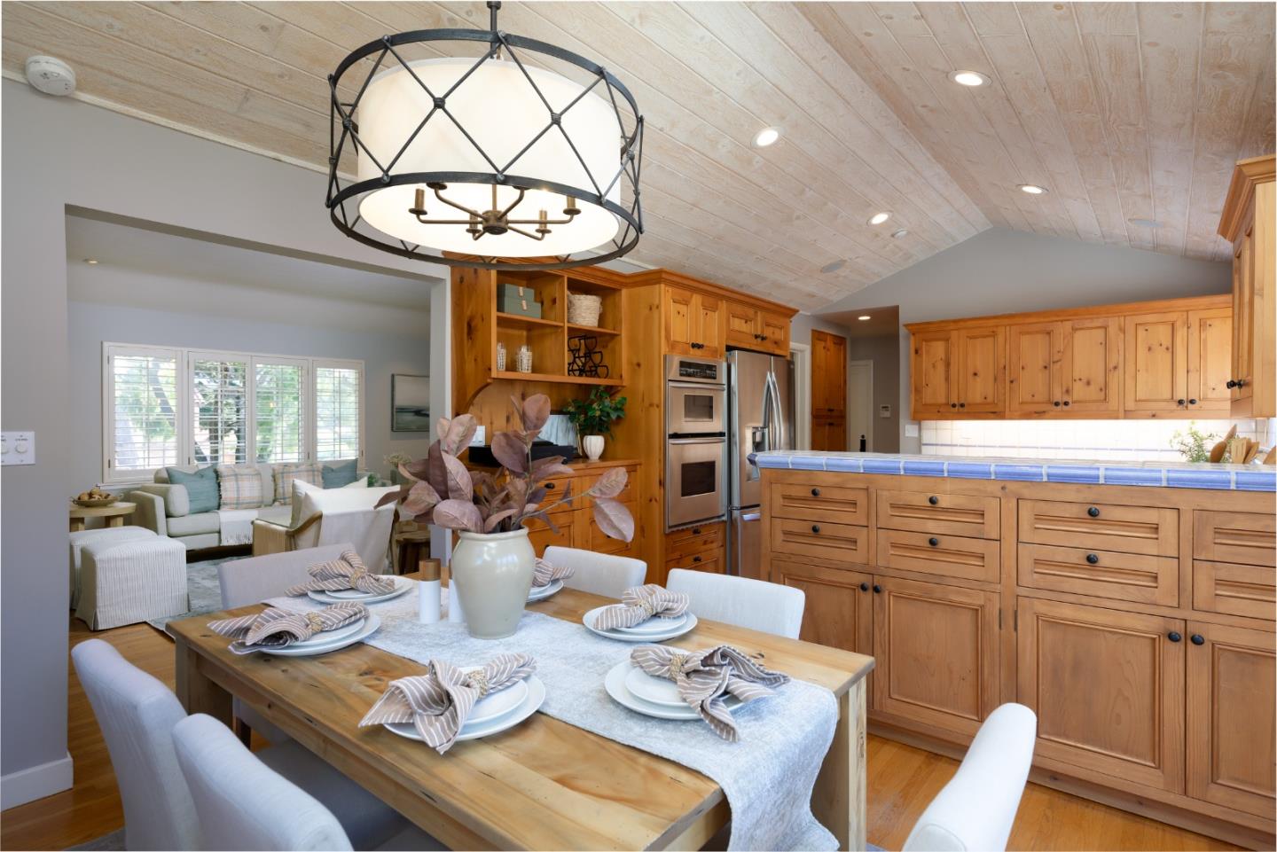 Detail Gallery Image 15 of 46 For 3017 Lasuen Dr, Carmel,  CA 93923 - 3 Beds | 2/1 Baths