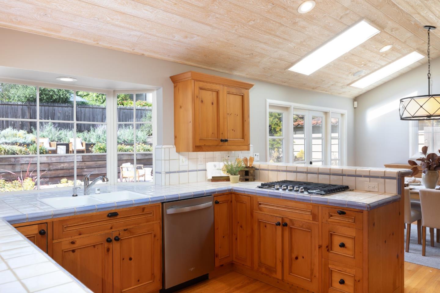 Detail Gallery Image 17 of 46 For 3017 Lasuen Dr, Carmel,  CA 93923 - 3 Beds | 2/1 Baths