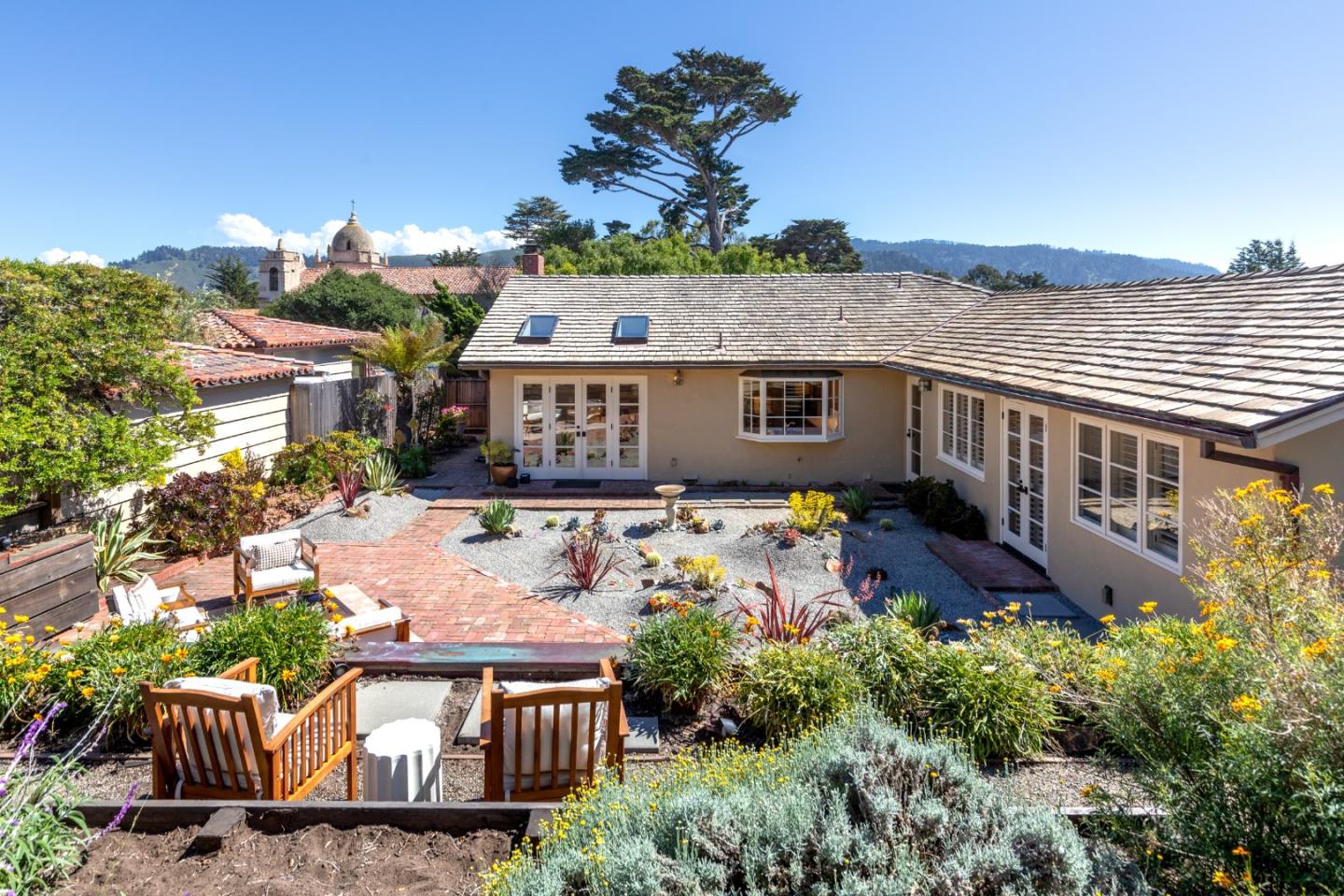 Detail Gallery Image 28 of 46 For 3017 Lasuen Dr, Carmel,  CA 93923 - 3 Beds | 2/1 Baths