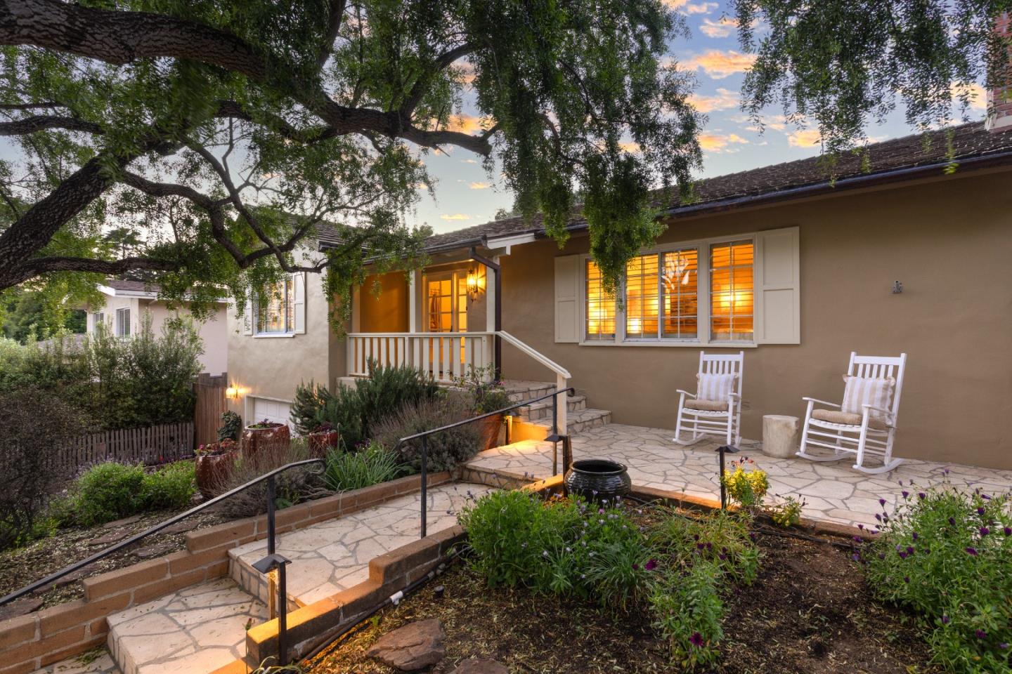 Detail Gallery Image 4 of 46 For 3017 Lasuen Dr, Carmel,  CA 93923 - 3 Beds | 2/1 Baths