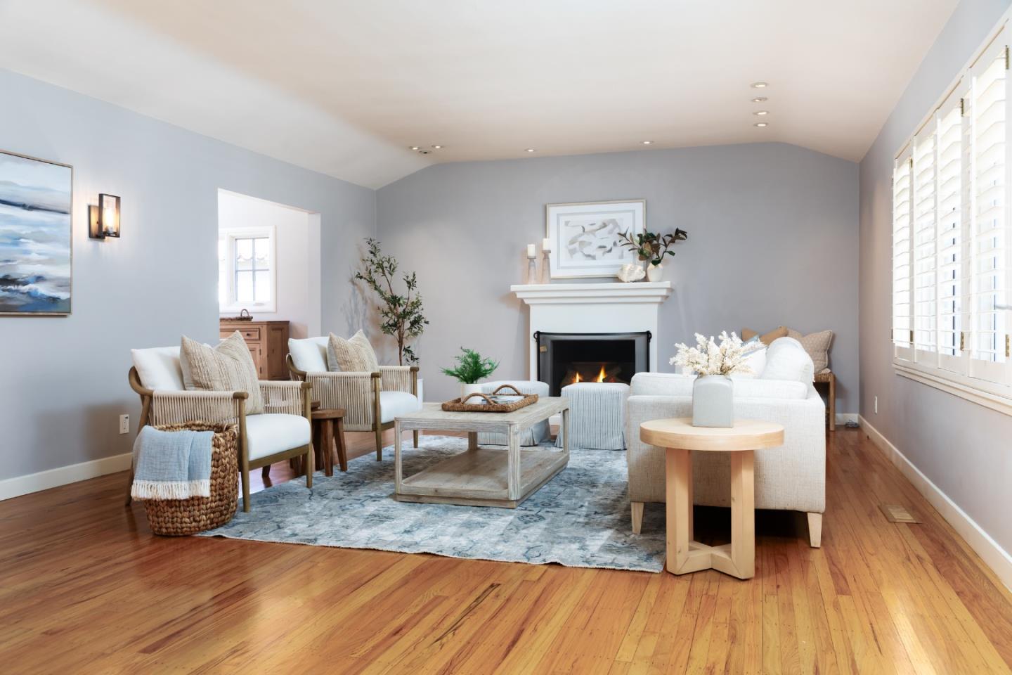 Detail Gallery Image 7 of 46 For 3017 Lasuen Dr, Carmel,  CA 93923 - 3 Beds | 2/1 Baths