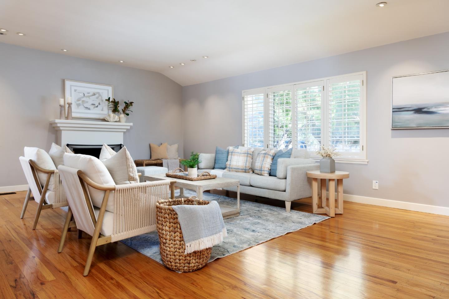 Detail Gallery Image 8 of 46 For 3017 Lasuen Dr, Carmel,  CA 93923 - 3 Beds | 2/1 Baths