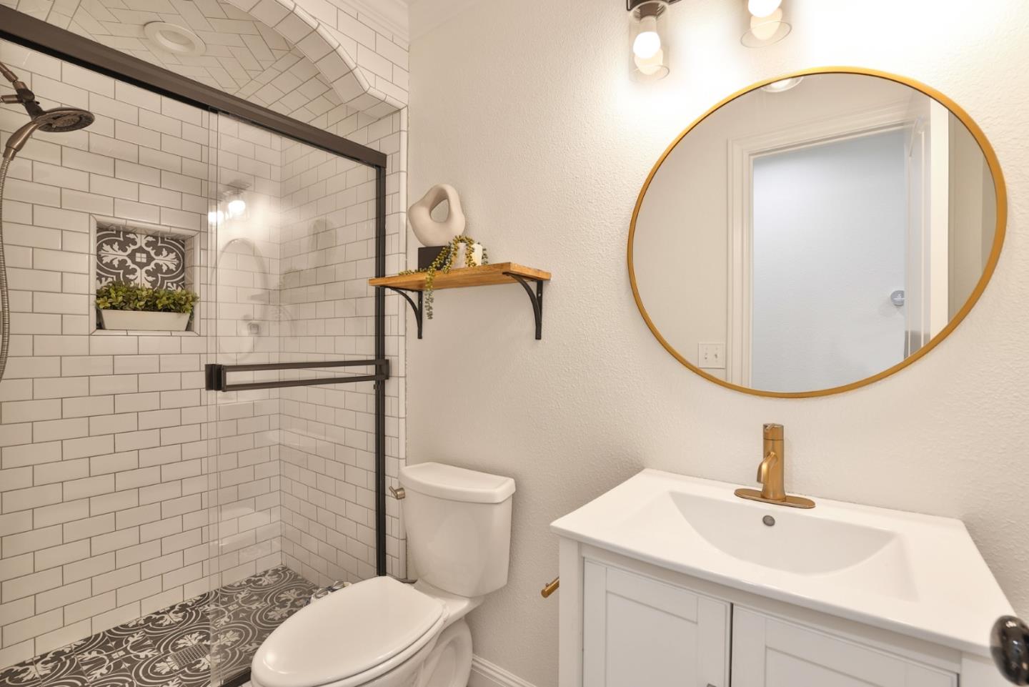 Detail Gallery Image 13 of 52 For 5675 Comanche Dr, San Jose,  CA 95123 - 4 Beds | 3 Baths