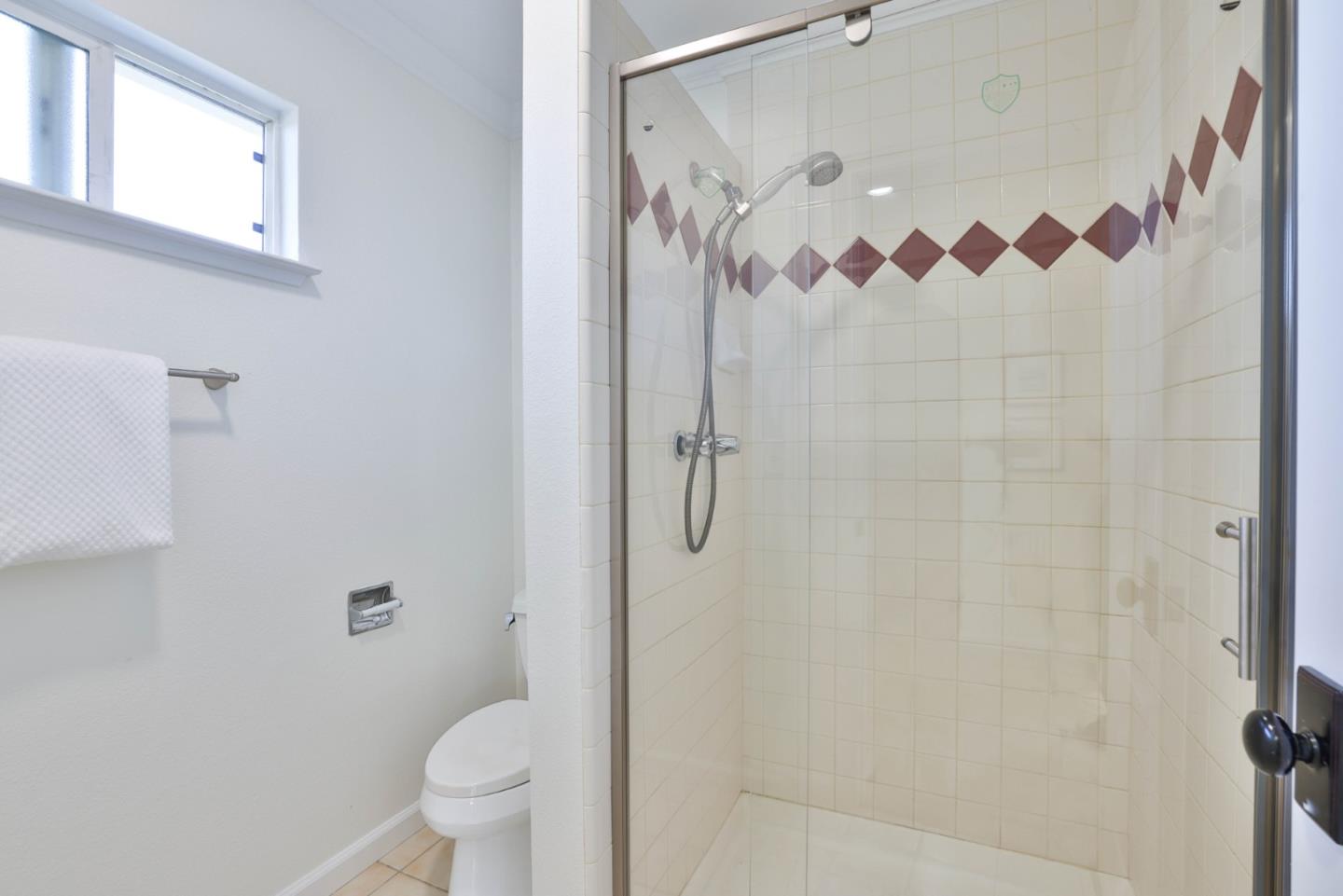 Detail Gallery Image 19 of 52 For 5675 Comanche Dr, San Jose,  CA 95123 - 4 Beds | 3 Baths