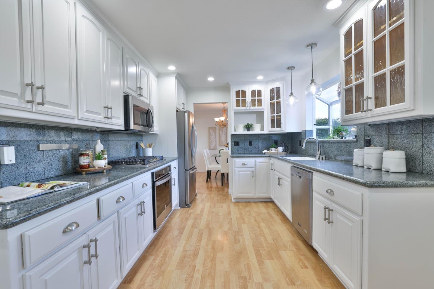 Detail Gallery Image 7 of 52 For 5675 Comanche Dr, San Jose,  CA 95123 - 4 Beds | 3 Baths