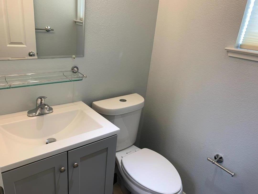 Detail Gallery Image 12 of 14 For 374 Meridian Dr, Redwood City,  CA 94065 - 2 Beds | 2/1 Baths