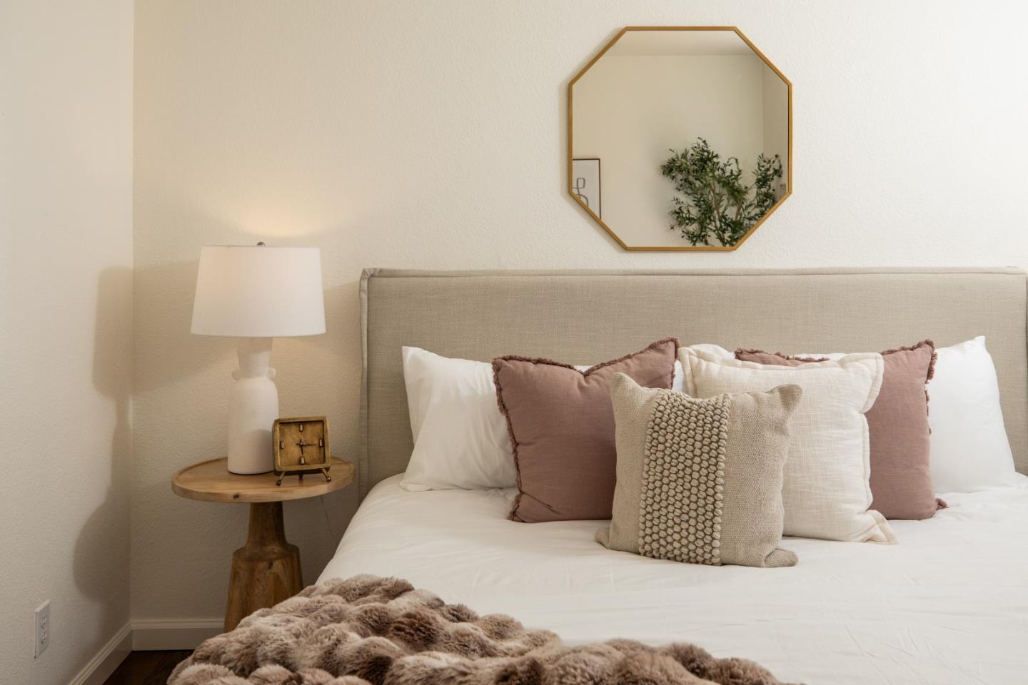 Detail Gallery Image 13 of 27 For 1023 Roosevelt Ave, Redwood City,  CA 94061 - 3 Beds | 2/1 Baths