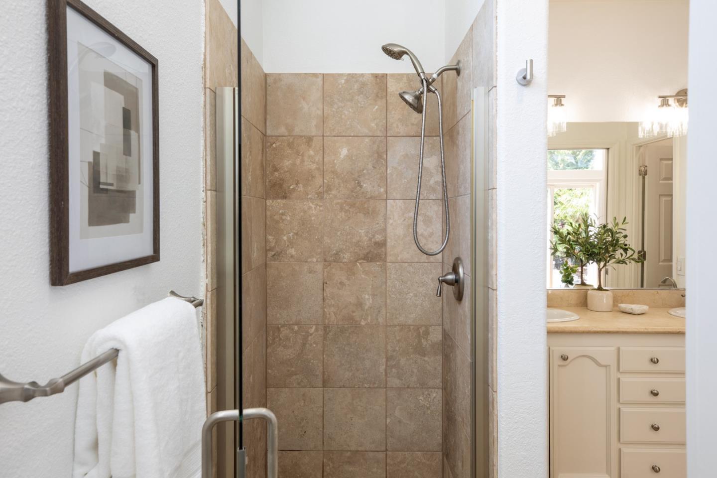 Detail Gallery Image 16 of 27 For 1023 Roosevelt Ave, Redwood City,  CA 94061 - 3 Beds | 2/1 Baths