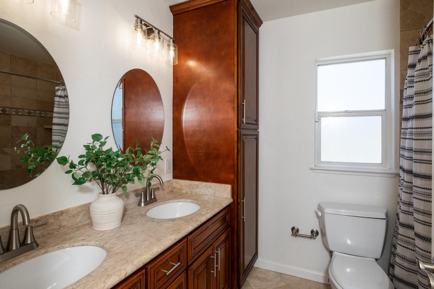 Detail Gallery Image 21 of 27 For 1023 Roosevelt Ave, Redwood City,  CA 94061 - 3 Beds | 2/1 Baths