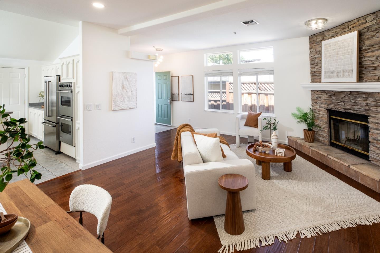 Detail Gallery Image 6 of 27 For 1023 Roosevelt Ave, Redwood City,  CA 94061 - 3 Beds | 2/1 Baths