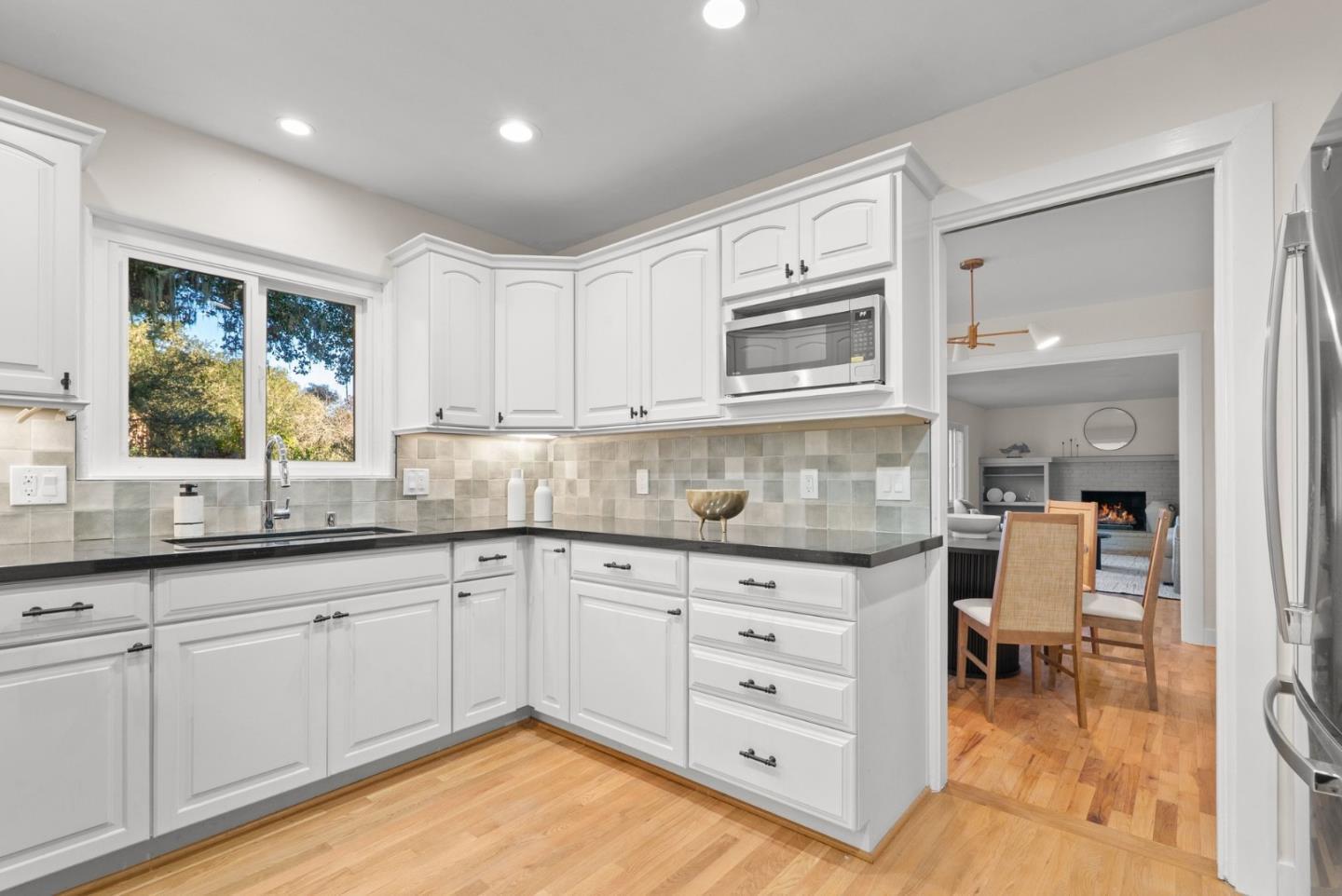 Detail Gallery Image 4 of 44 For 201 Soledad Pl, Monterey,  CA 93940 - 4 Beds | 2 Baths