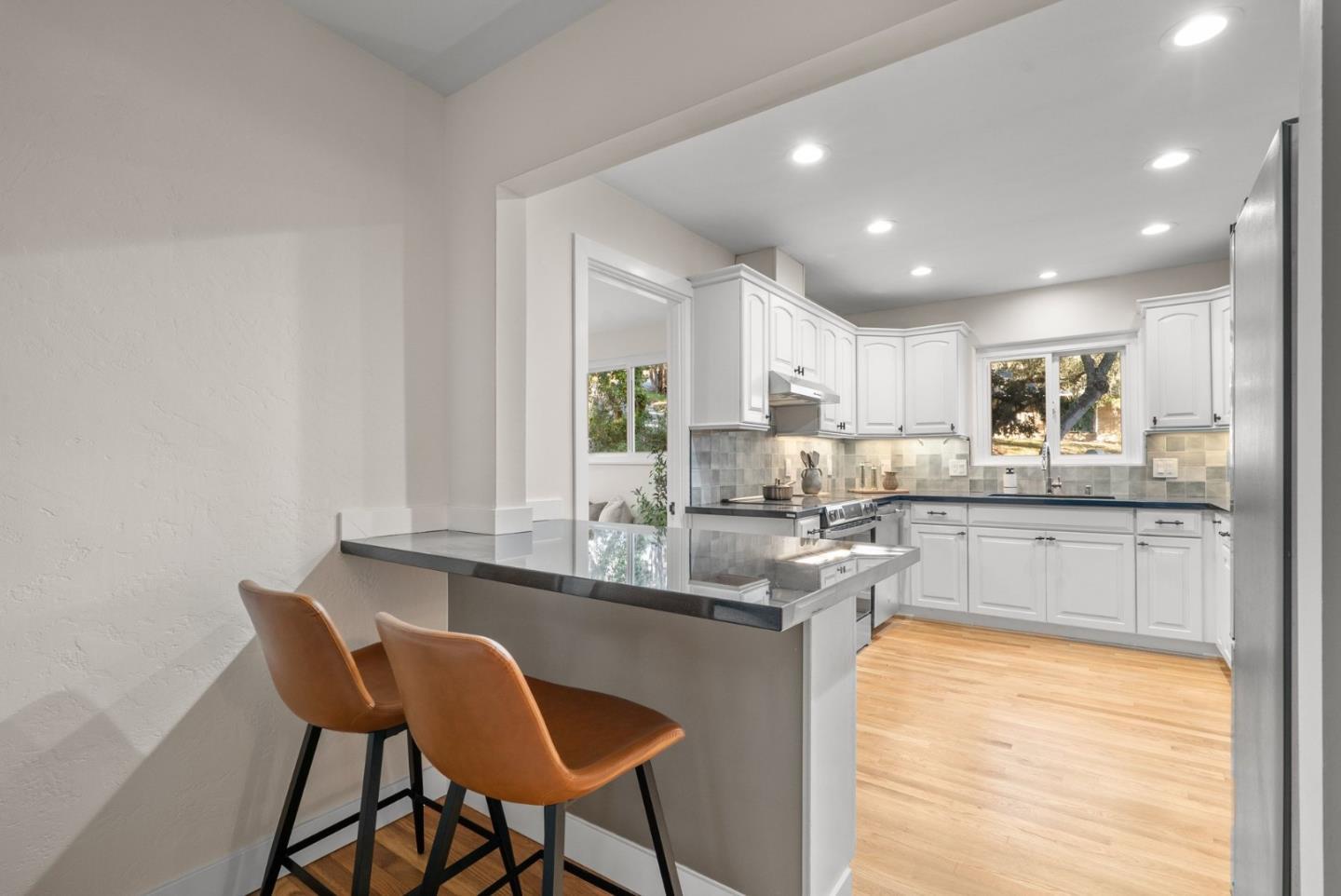 Detail Gallery Image 8 of 44 For 201 Soledad Pl, Monterey,  CA 93940 - 4 Beds | 2 Baths