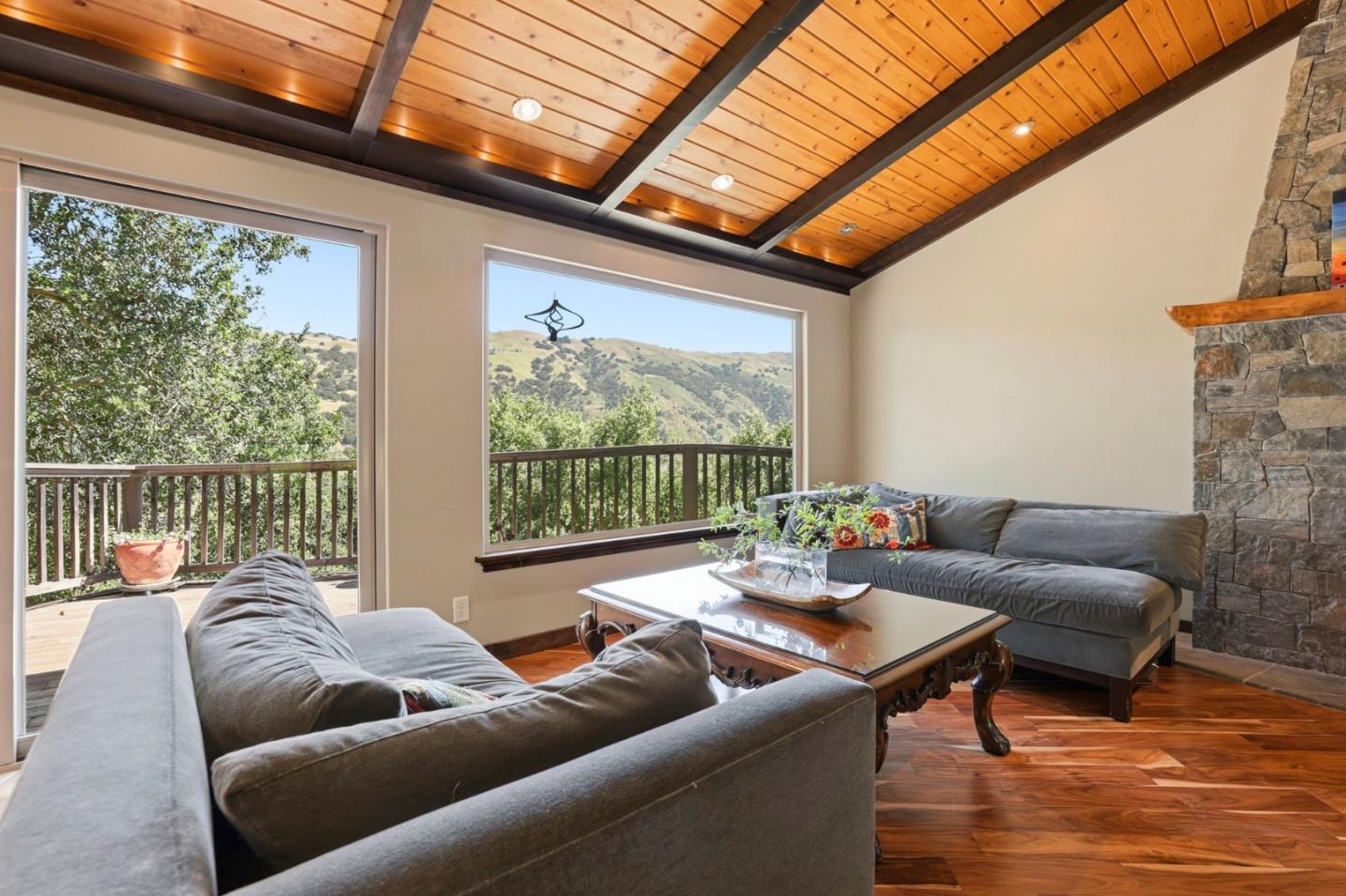 Detail Gallery Image 10 of 57 For 17200 Copper Hill Dr, Morgan Hill,  CA 95037 - 4 Beds | 3/1 Baths