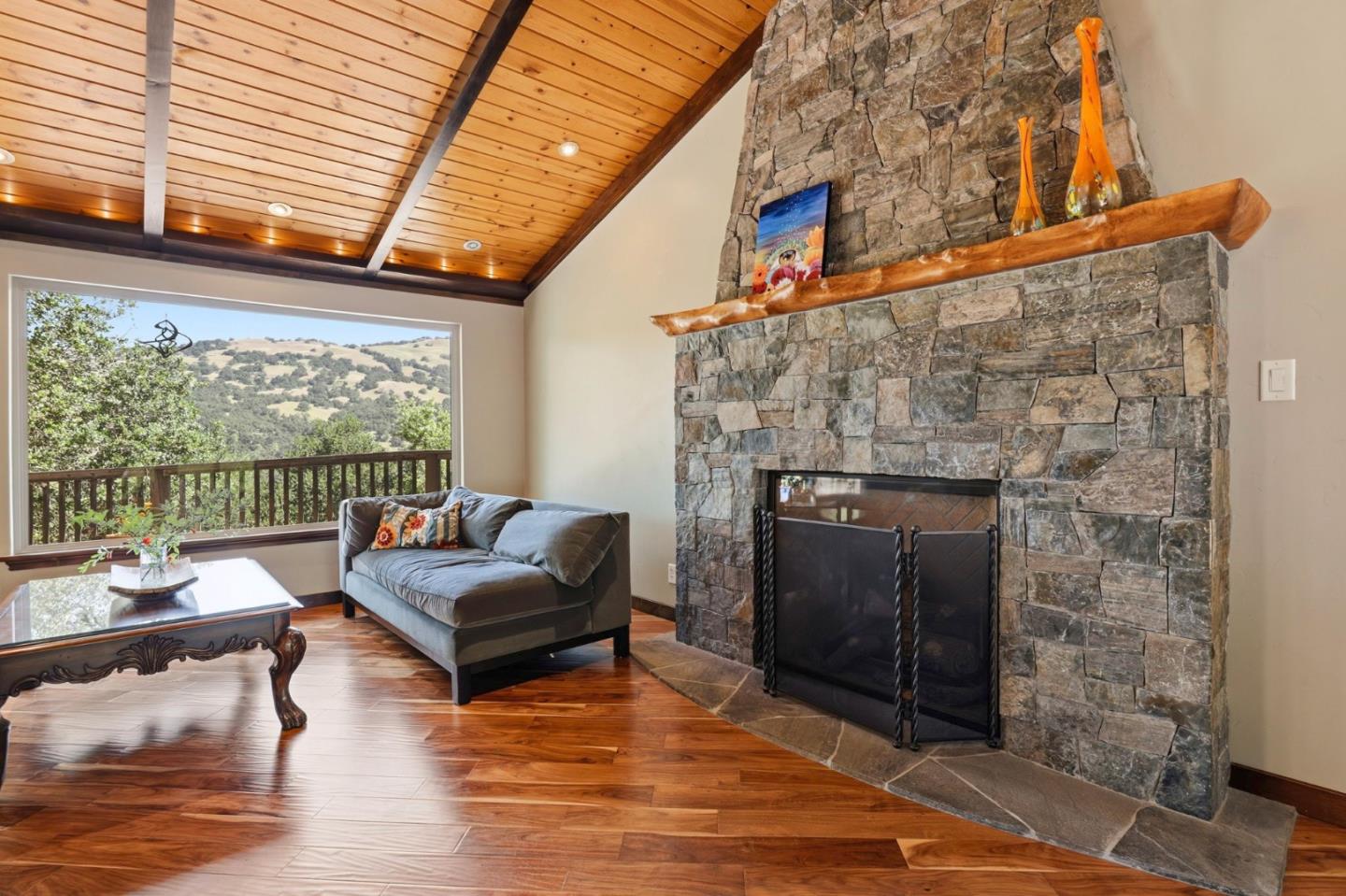 Detail Gallery Image 12 of 57 For 17200 Copper Hill Dr, Morgan Hill,  CA 95037 - 4 Beds | 3/1 Baths