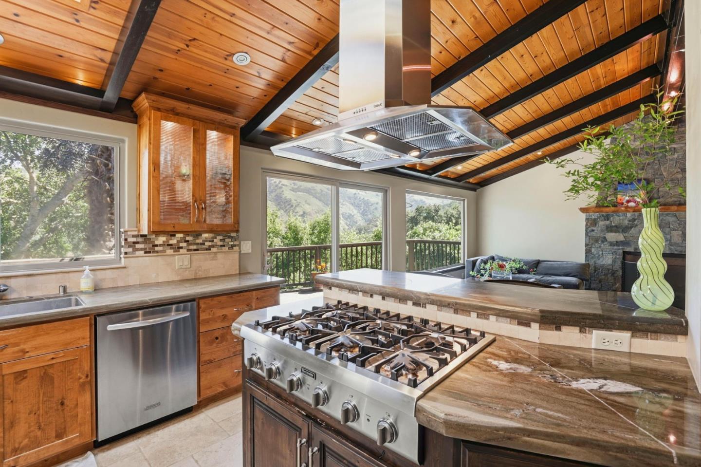 Detail Gallery Image 19 of 57 For 17200 Copper Hill Dr, Morgan Hill,  CA 95037 - 4 Beds | 3/1 Baths