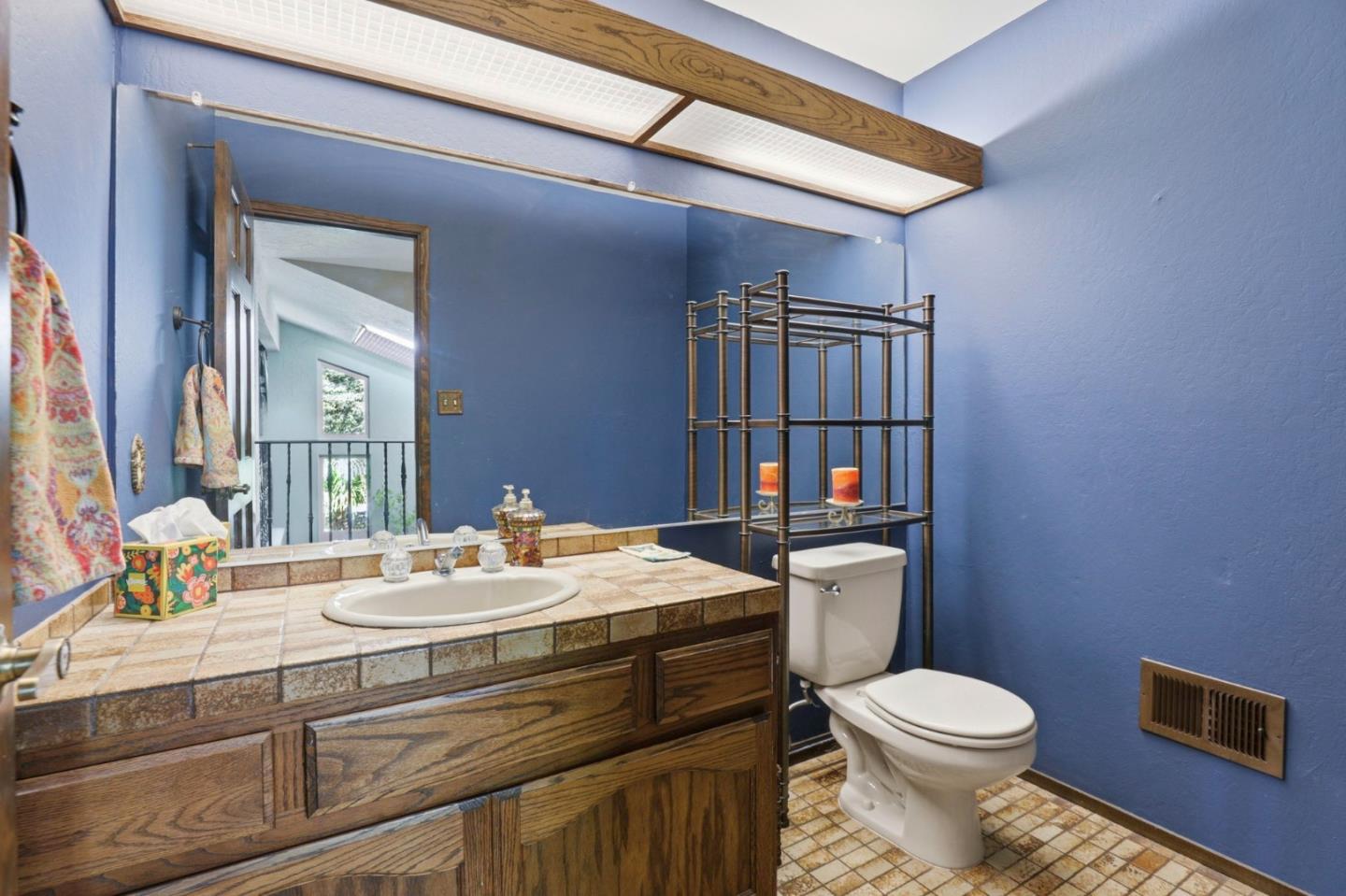 Detail Gallery Image 34 of 57 For 17200 Copper Hill Dr, Morgan Hill,  CA 95037 - 4 Beds | 3/1 Baths