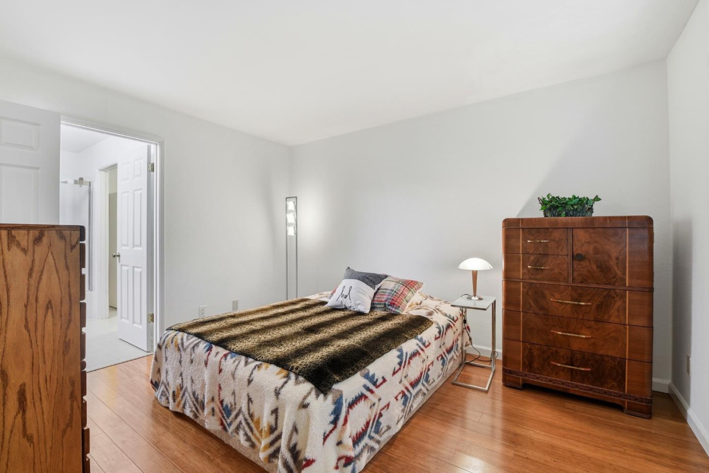 Photo #16: ML82042305 Listing: Photo #16