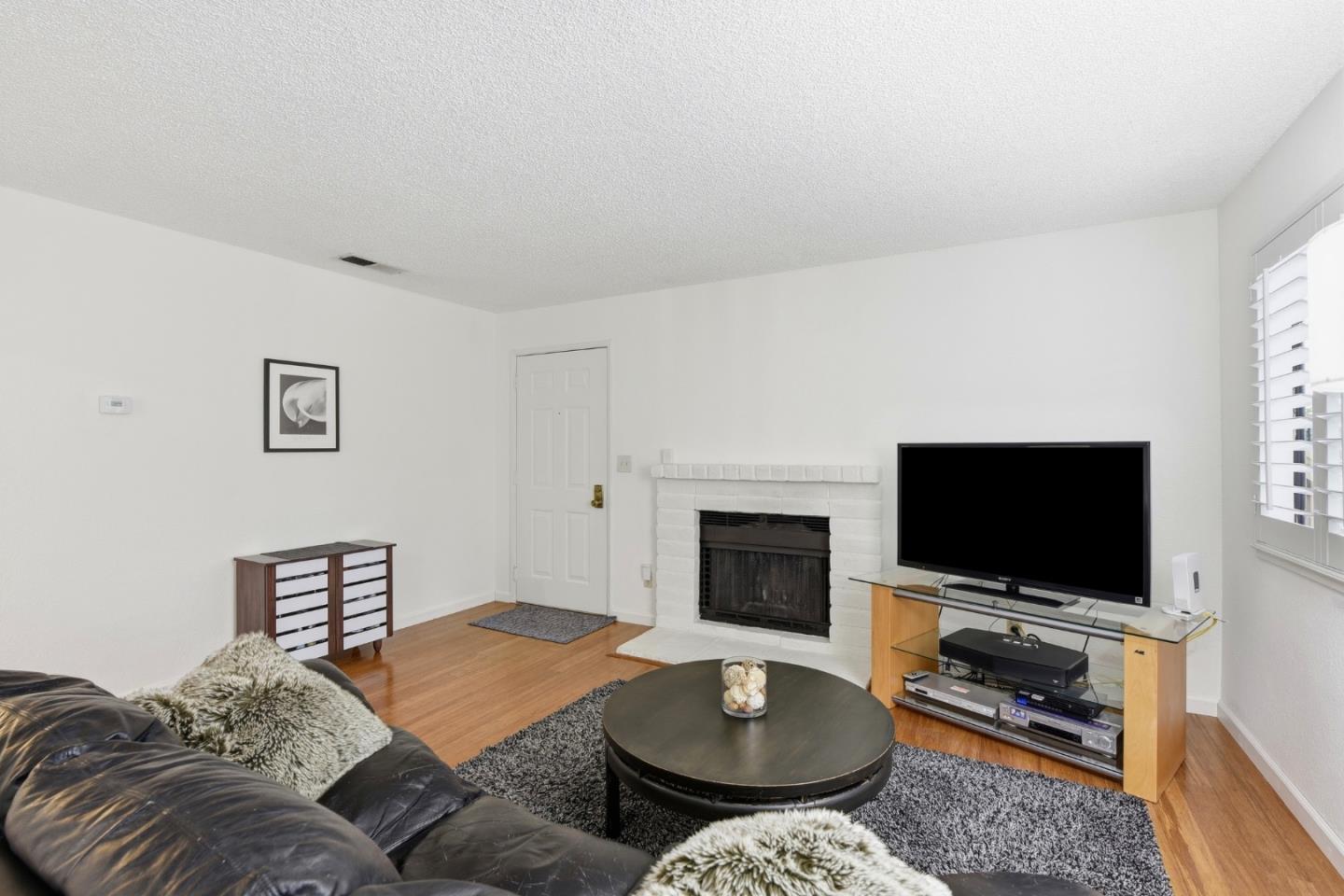 Photo #6: ML82042305 Listing: Photo #6