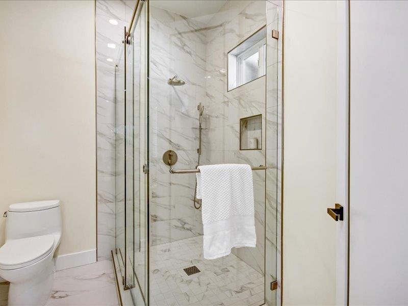 Detail Gallery Image 15 of 36 For 11730 Par Ave, Los Altos,  CA 94024 - 5 Beds | 3 Baths