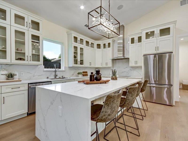 Detail Gallery Image 8 of 36 For 11730 Par Ave, Los Altos,  CA 94024 - 5 Beds | 3 Baths