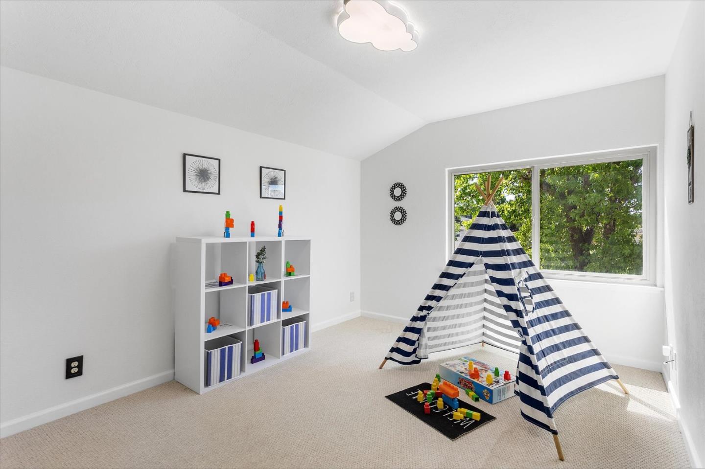 Detail Gallery Image 17 of 35 For 160 Windsor Way, Vallejo,  CA 94591 - 4 Beds | 3/1 Baths