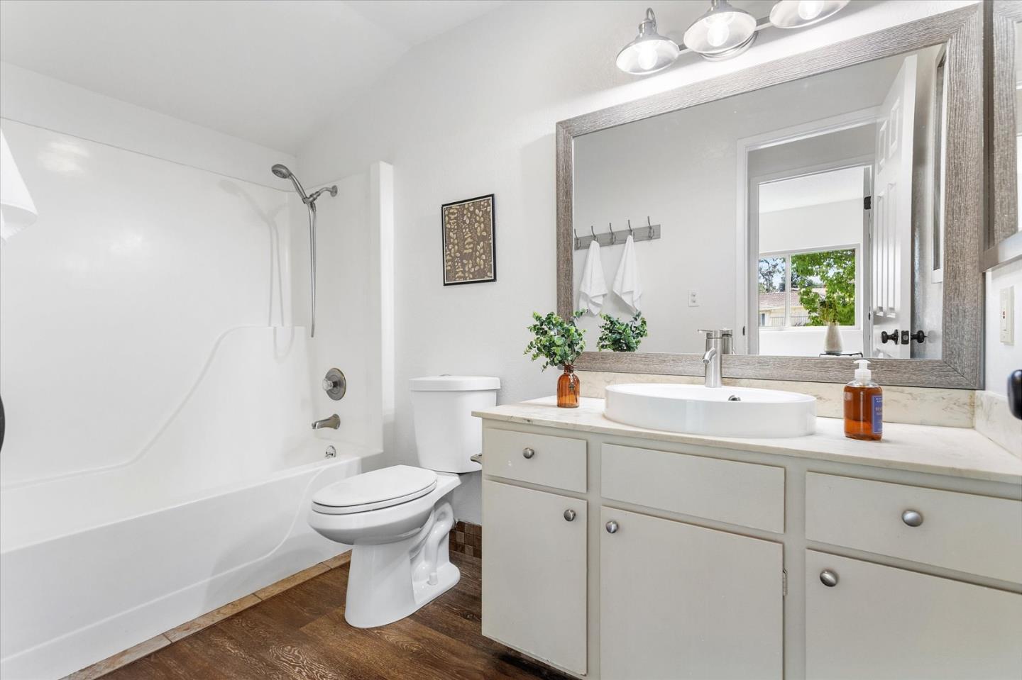 Detail Gallery Image 19 of 35 For 160 Windsor Way, Vallejo,  CA 94591 - 4 Beds | 3/1 Baths