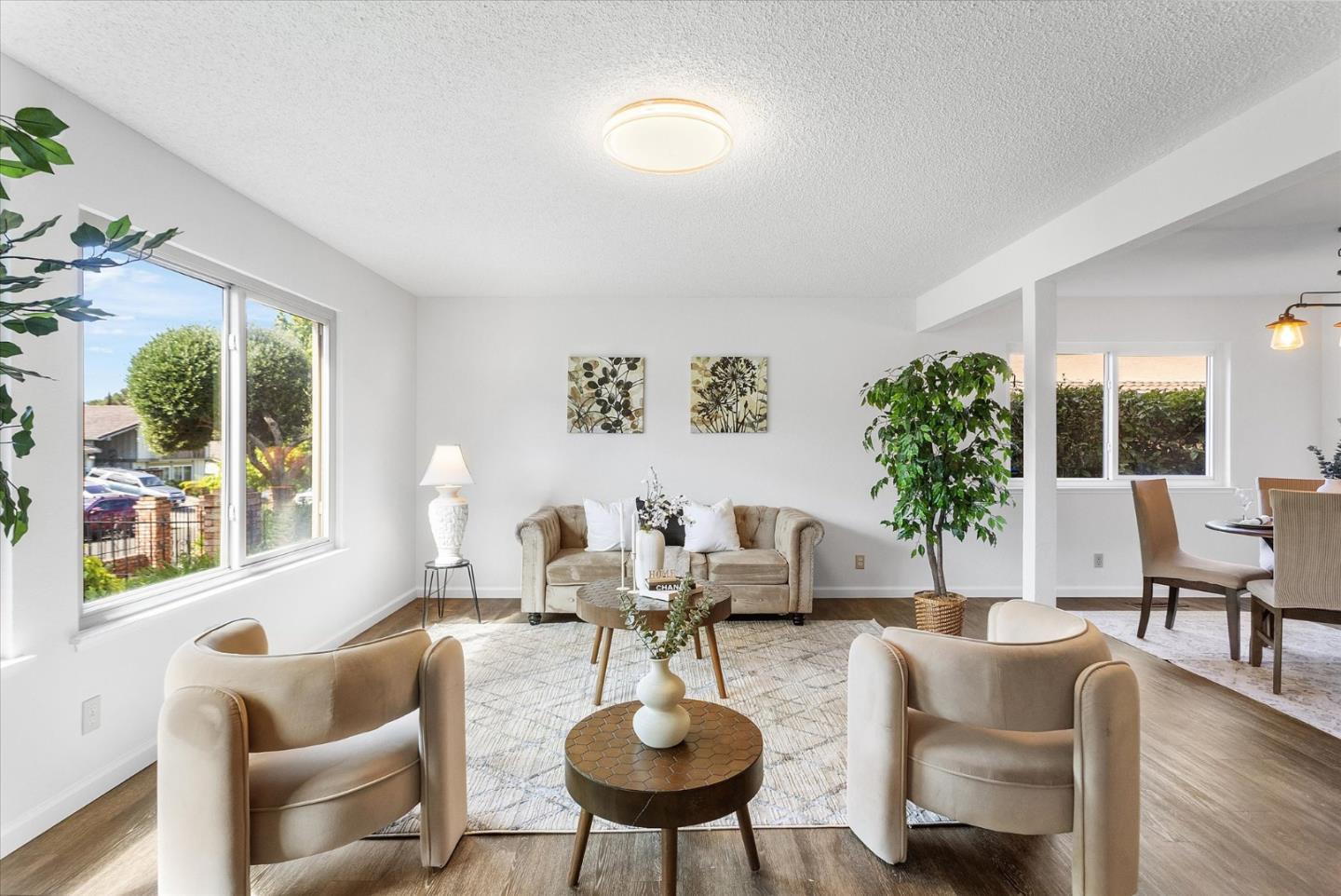 Detail Gallery Image 2 of 35 For 160 Windsor Way, Vallejo,  CA 94591 - 4 Beds | 3/1 Baths