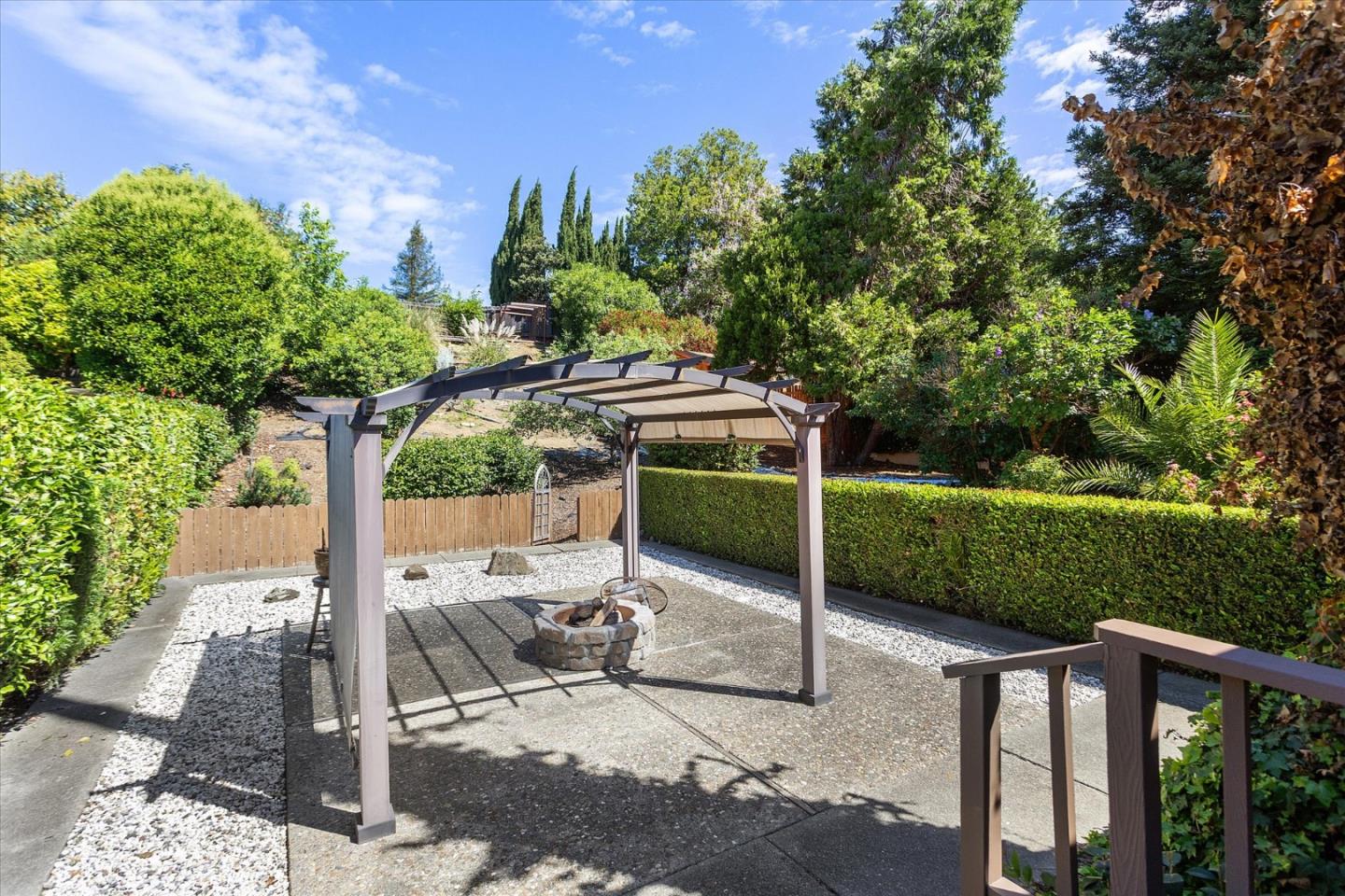 Detail Gallery Image 25 of 35 For 160 Windsor Way, Vallejo,  CA 94591 - 4 Beds | 3/1 Baths