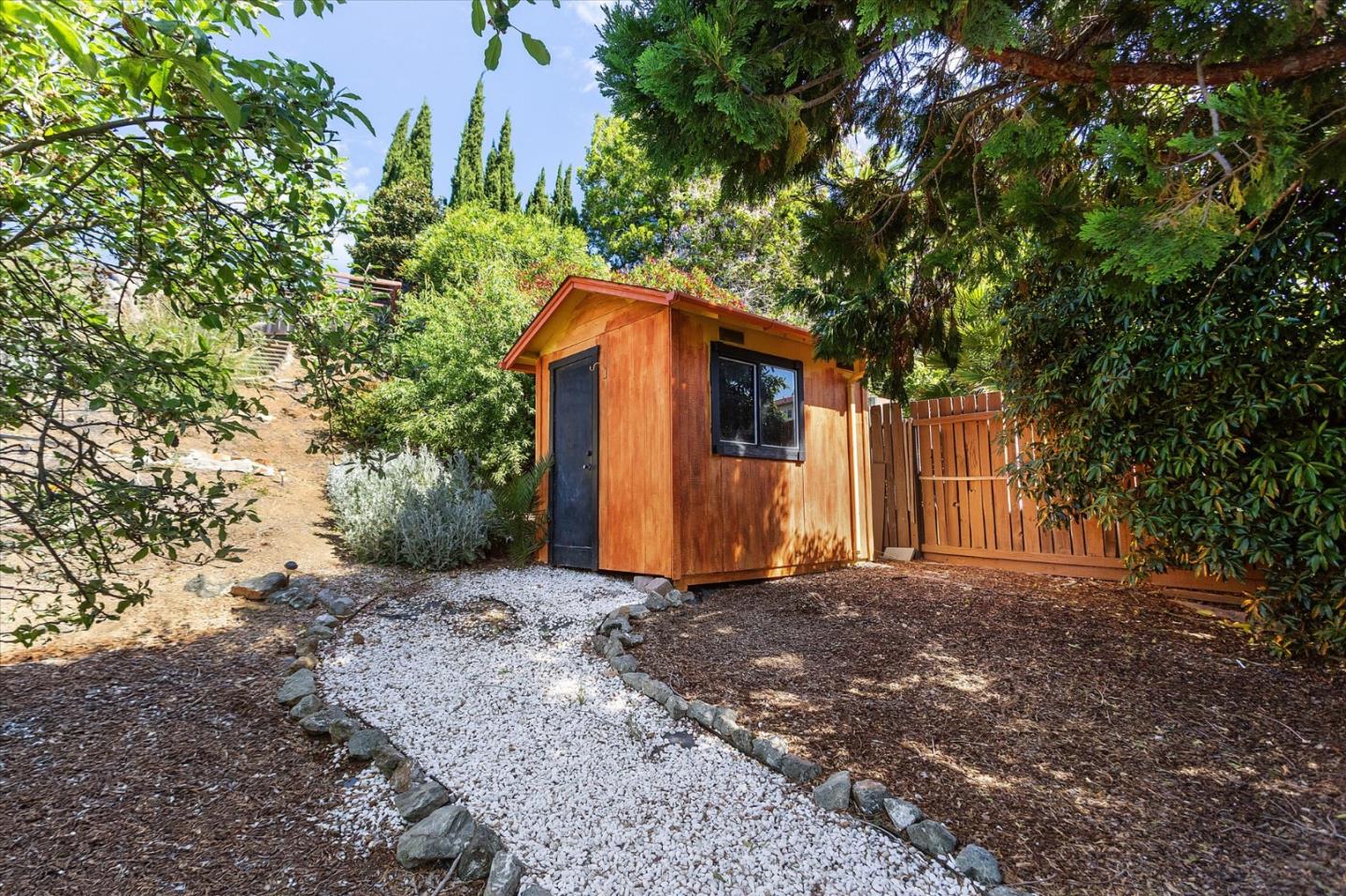 Detail Gallery Image 27 of 35 For 160 Windsor Way, Vallejo,  CA 94591 - 4 Beds | 3/1 Baths