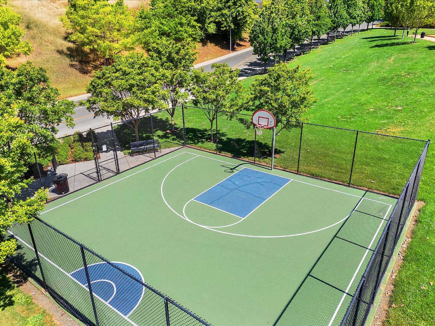 Detail Gallery Image 33 of 35 For 160 Windsor Way, Vallejo,  CA 94591 - 4 Beds | 3/1 Baths