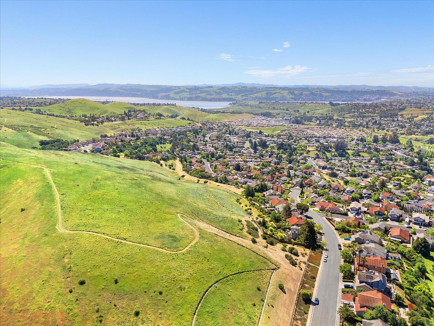 Detail Gallery Image 34 of 35 For 160 Windsor Way, Vallejo,  CA 94591 - 4 Beds | 3/1 Baths
