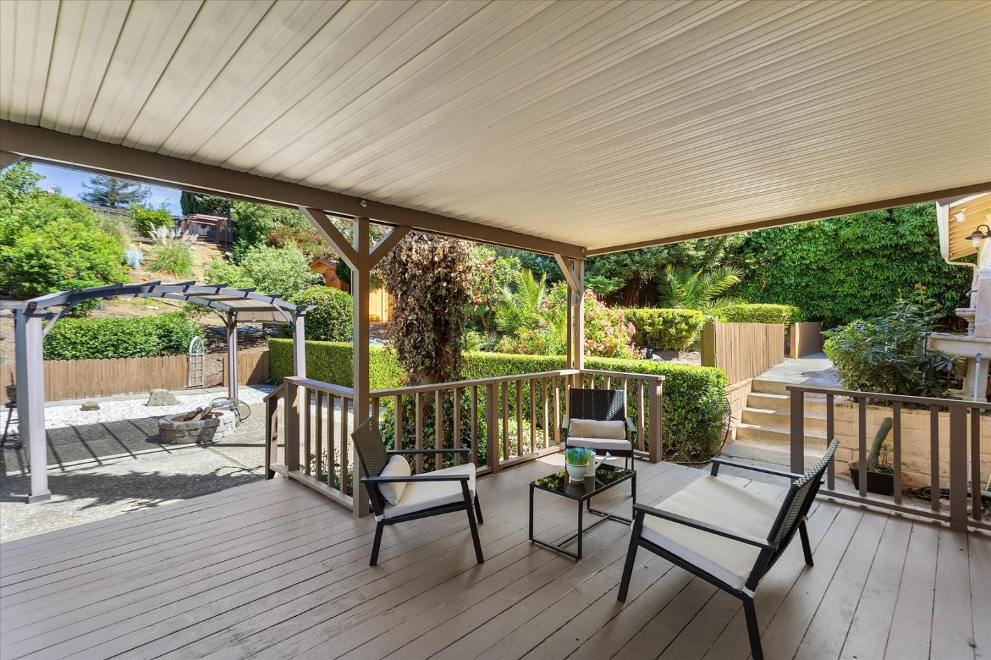 Detail Gallery Image 4 of 35 For 160 Windsor Way, Vallejo,  CA 94591 - 4 Beds | 3/1 Baths