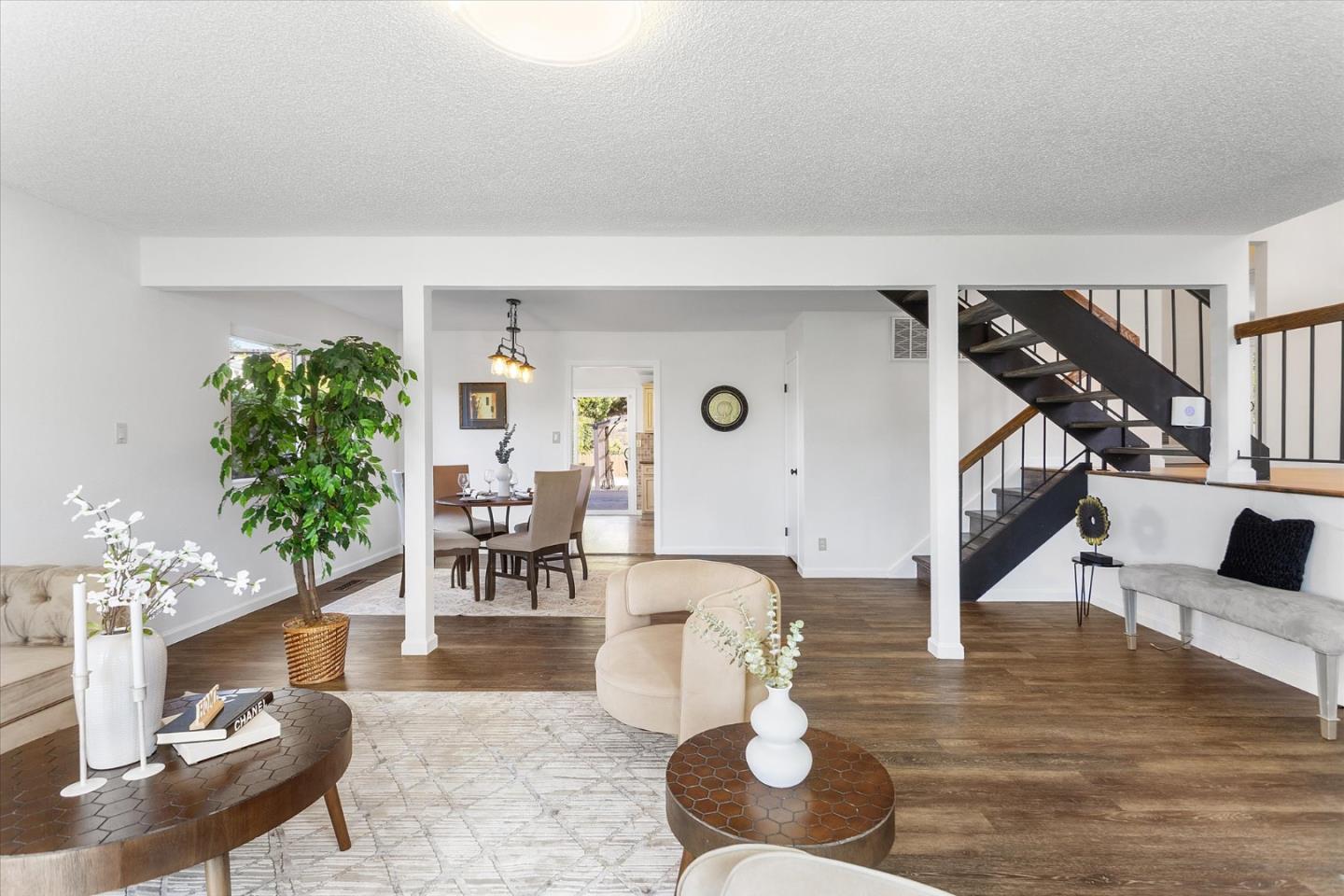 Detail Gallery Image 6 of 35 For 160 Windsor Way, Vallejo,  CA 94591 - 4 Beds | 3/1 Baths