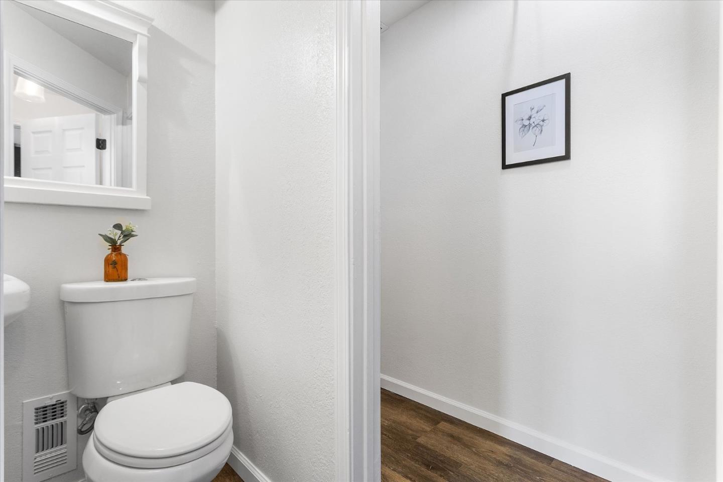 Detail Gallery Image 9 of 35 For 160 Windsor Way, Vallejo,  CA 94591 - 4 Beds | 3/1 Baths