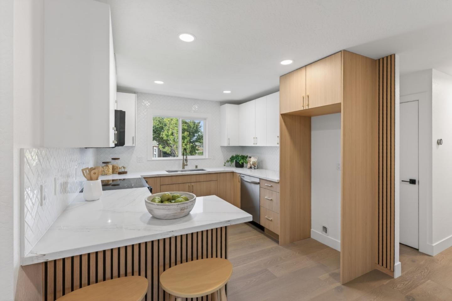 Detail Gallery Image 12 of 46 For 2306 Sunrise Dr, San Jose,  CA 95124 - 3 Beds | 2 Baths