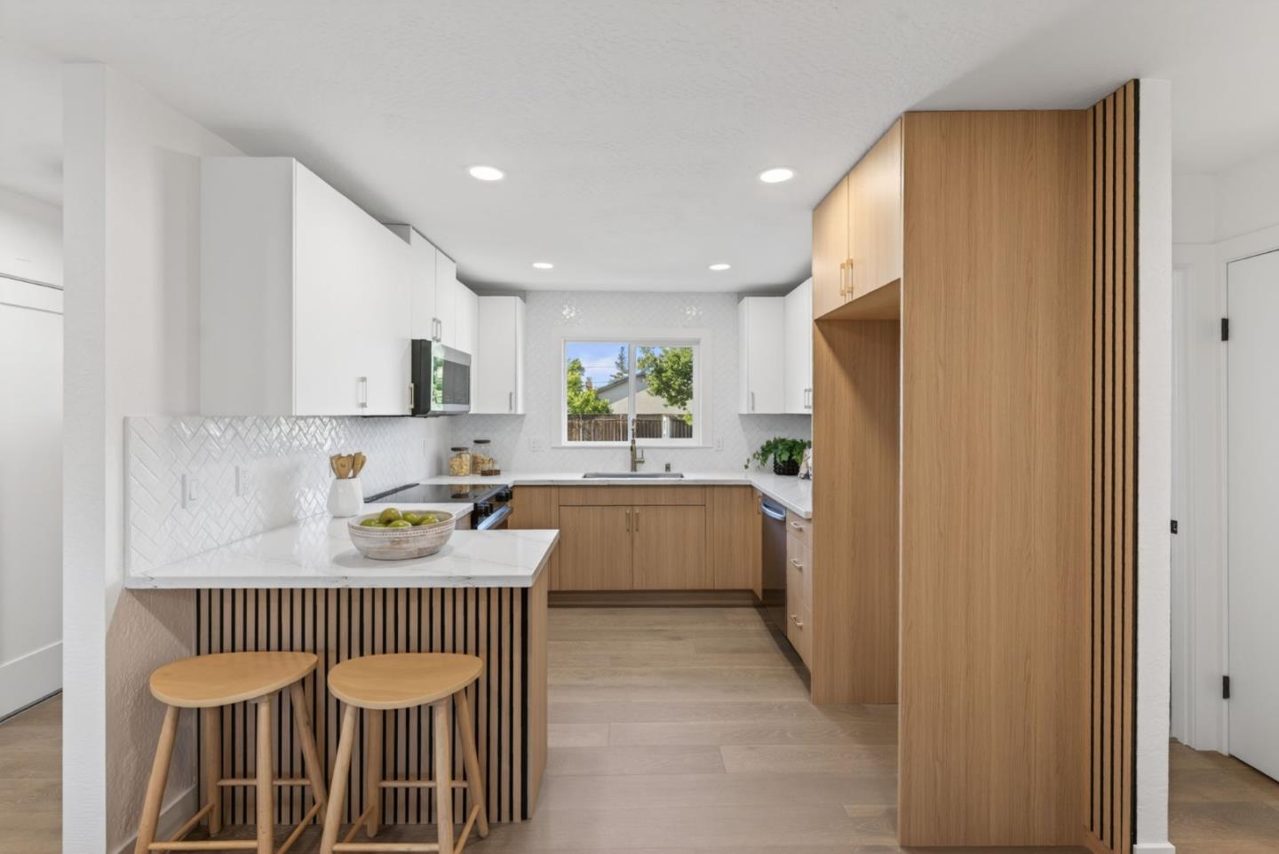 Detail Gallery Image 13 of 46 For 2306 Sunrise Dr, San Jose,  CA 95124 - 3 Beds | 2 Baths