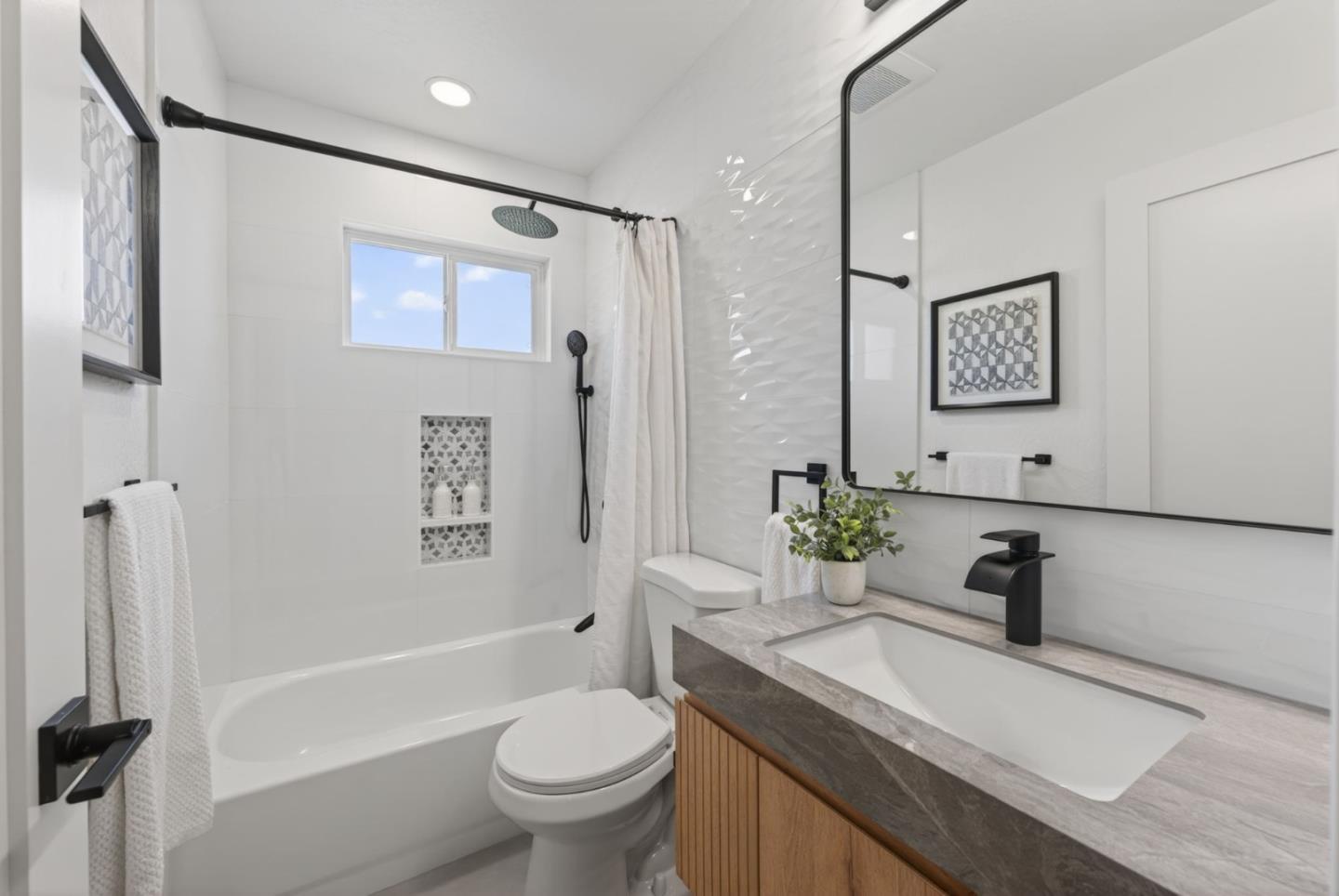 Detail Gallery Image 18 of 46 For 2306 Sunrise Dr, San Jose,  CA 95124 - 3 Beds | 2 Baths