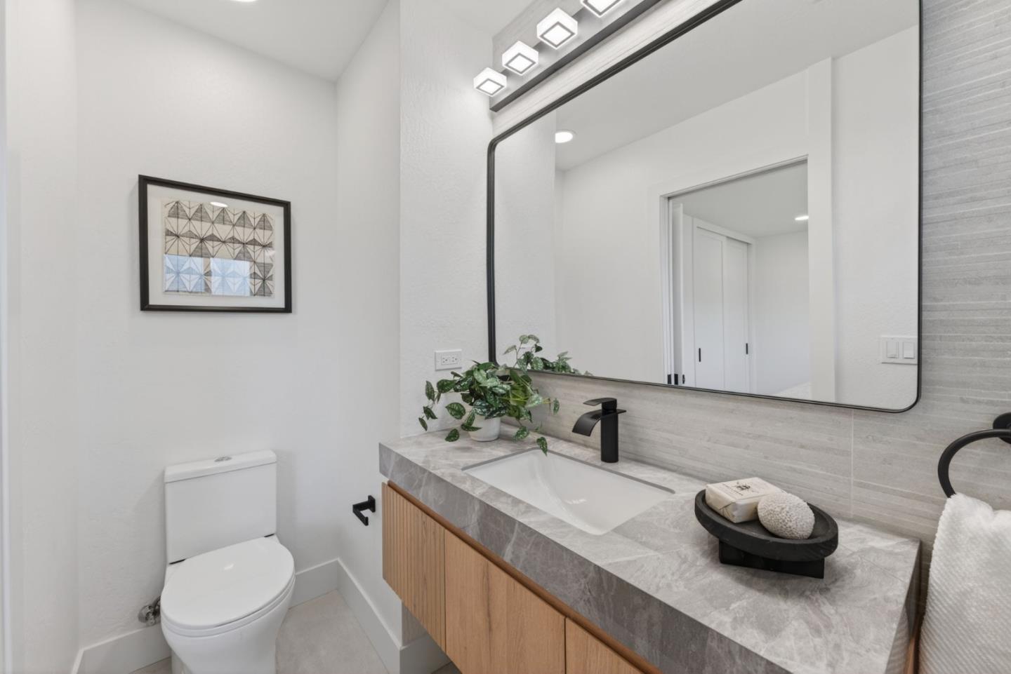 Detail Gallery Image 27 of 46 For 2306 Sunrise Dr, San Jose,  CA 95124 - 3 Beds | 2 Baths